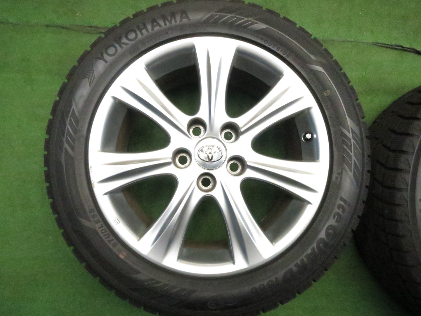 [送料無料]バリ溝！9.5分★トヨタ クラウン マジェスタ 純正 235/50R17 スタッドレス ヨコハマ アイスガード iG60 17インチ PCD114.3/5H★3021404Hス