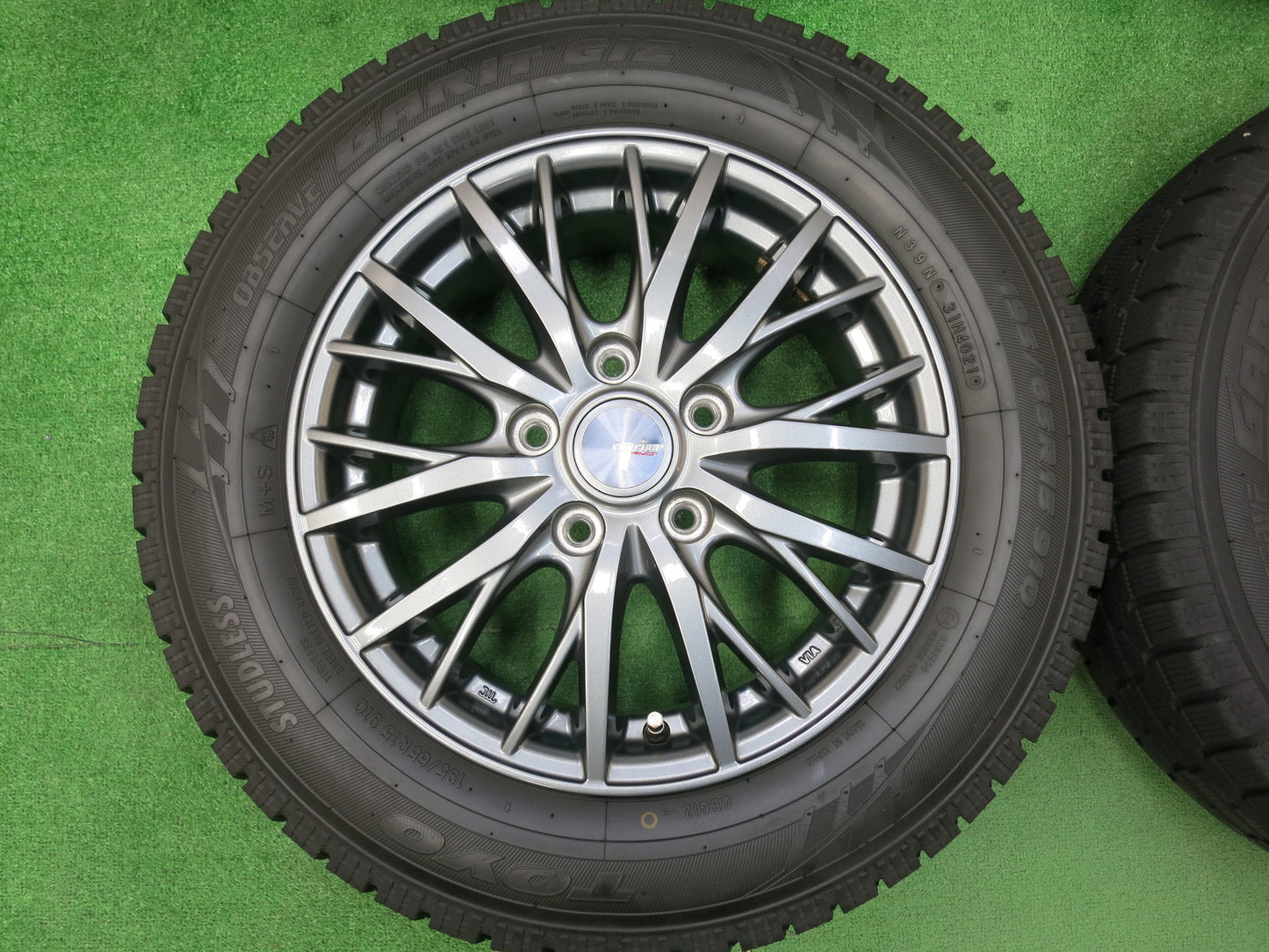 [送料無料]バリ溝！21年！キレイ！ほぼ10分★スタッドレス 195/65R15 トーヨー オブザーブ ガリット GIZ ravrion RM01 ラブリオン PCD114.3/5H★3011603ヒス