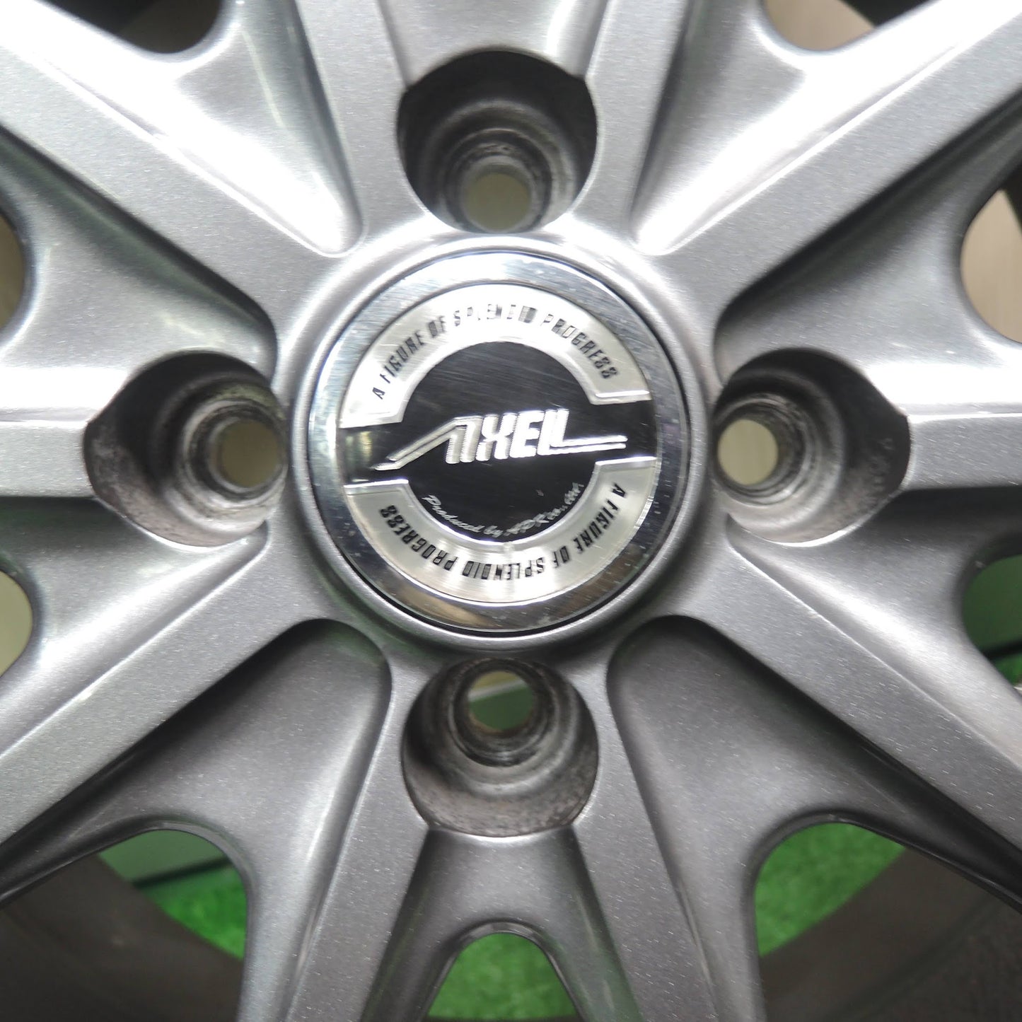 [送料無料]バリ溝！キレイ！9.5分★スタッドレス 175/65R15 フェデラル ヒマラヤ ICEO AXEL アクセル 15インチ PCD100/4H★3101913TNス