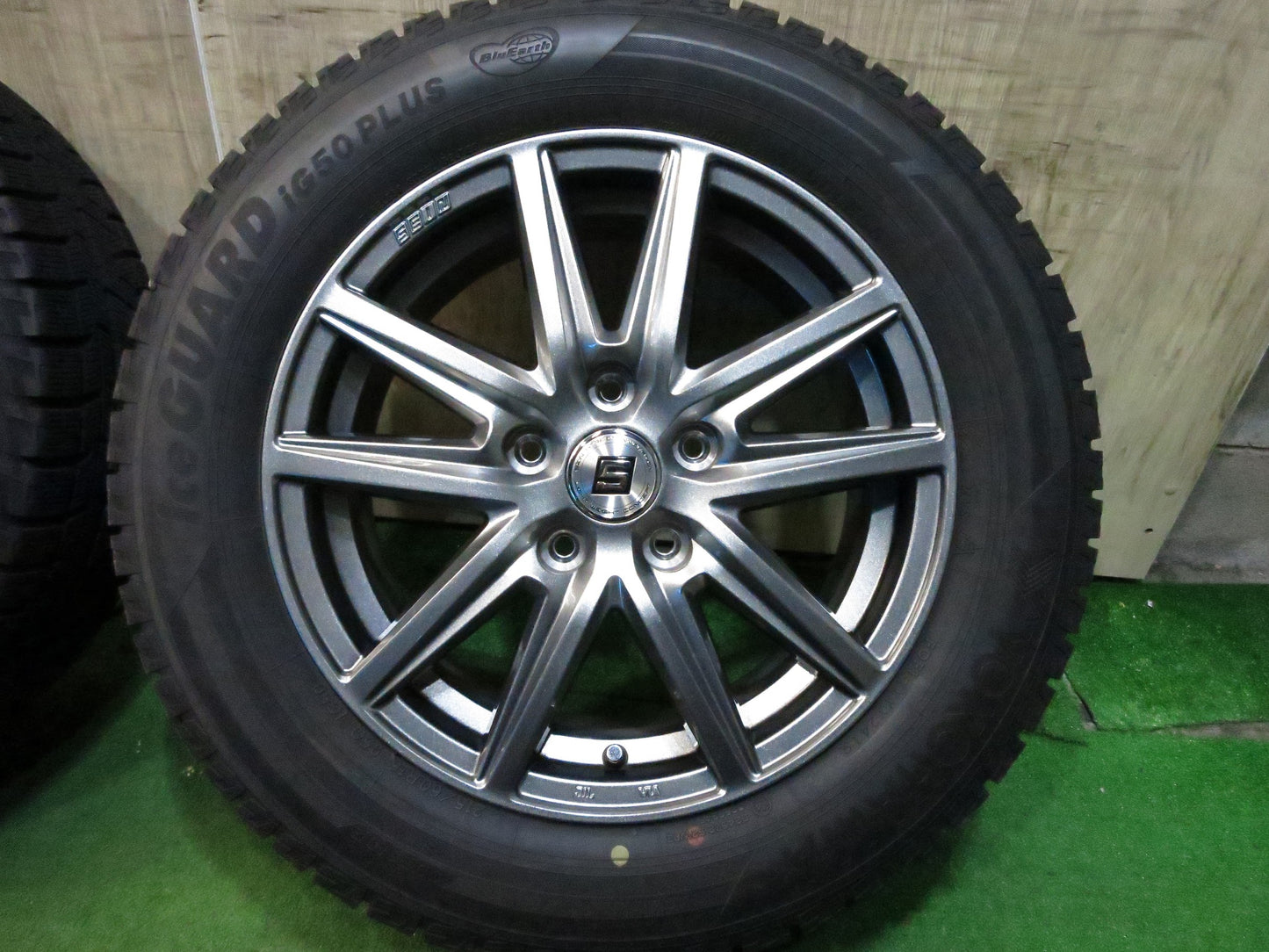 [送料無料]バリ溝！19年！キレイ！9.5分★スタッドレス 215/60R16 ヨコハマ アイスガード iG50 プラス SEIN ザイン 16インチ PCD114.3/5H★3011101Hス