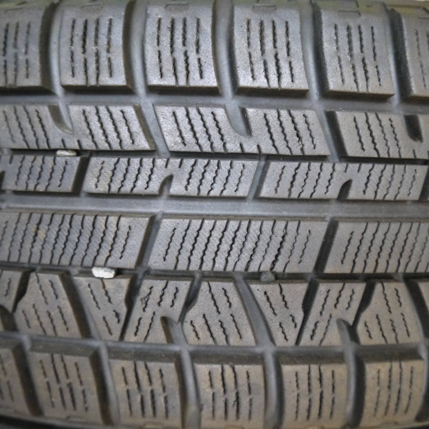 [送料無料]超バリ溝！9.5分以上★トヨタ アクア NHP10 純正 スチール 175/65R15 スタッドレス ヨコハマ アイスガードiG50プラス 15インチ PCD100/4H★3073101Hス
