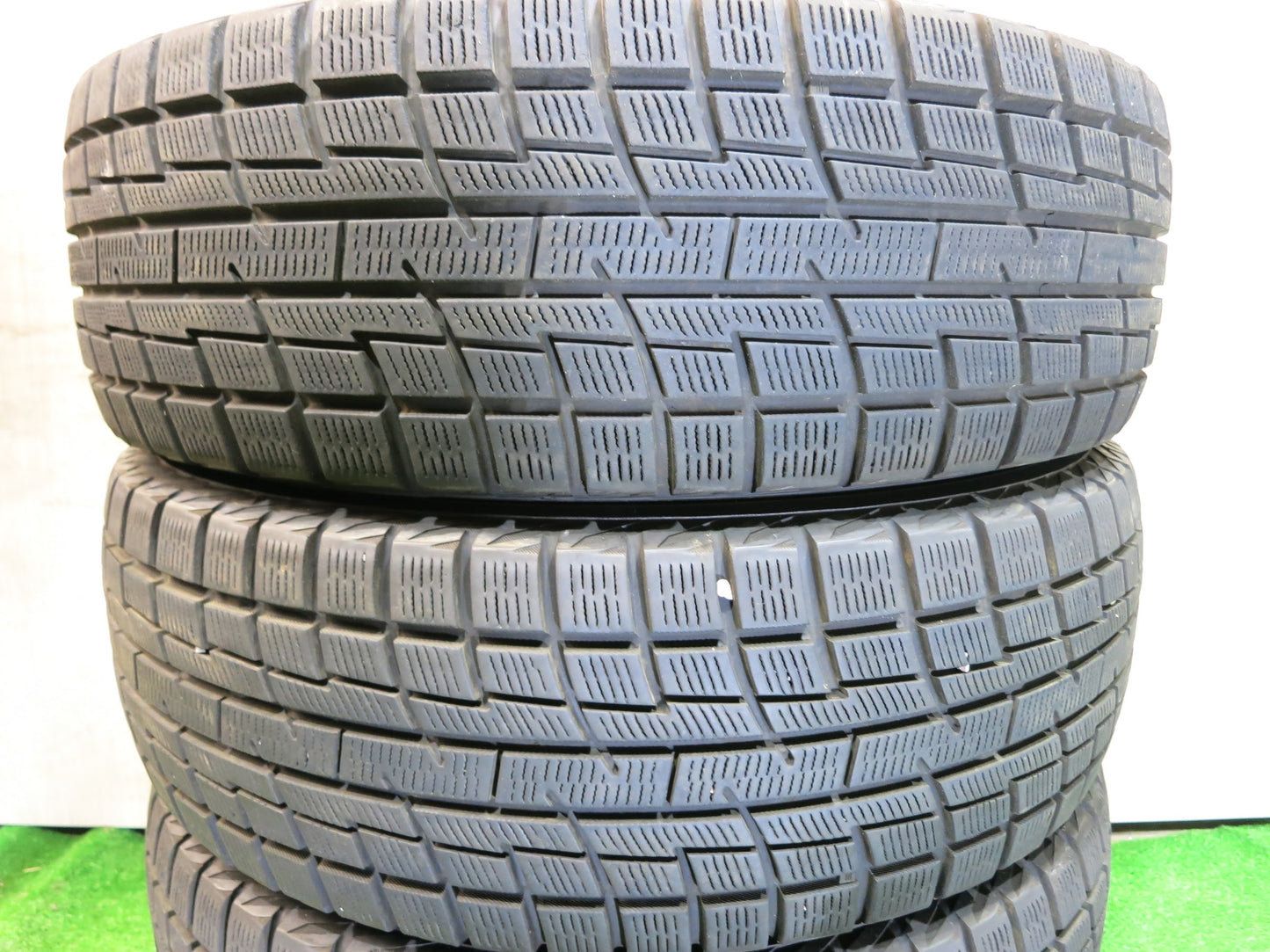 [送料無料]4本価格★スタッドレス 195/65R15 ヨコハマ アイスガード iG30 タイヤ 15インチ プリウス ノア ヴォクシー ウィッシュ エスクァイア 等★2062401Hスタ