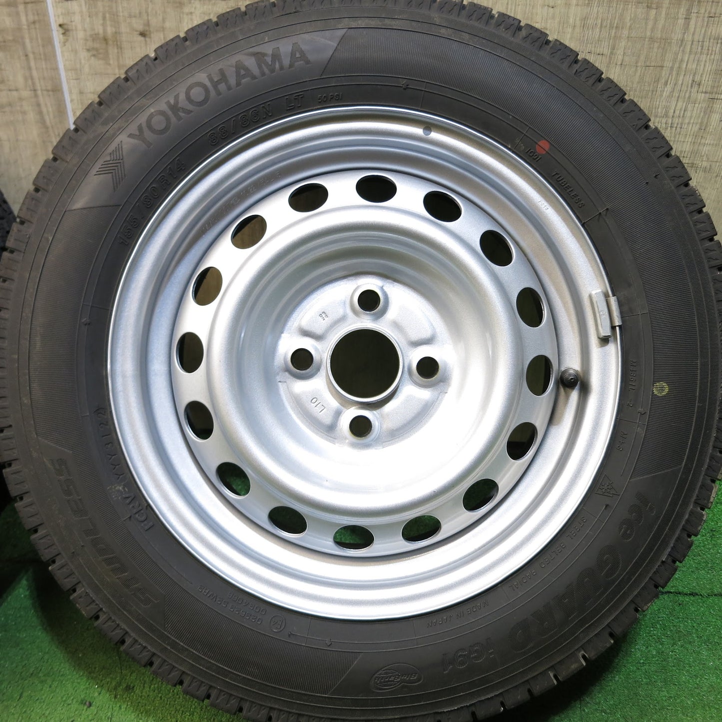 [送料無料]バリ溝！22年！キレイ！9.5分以上★スタッドレス 155/80R14 88/86N ヨコハマ アイスガード iG91 スチール ホイール 14インチ PCD100/4H★3042607Hス