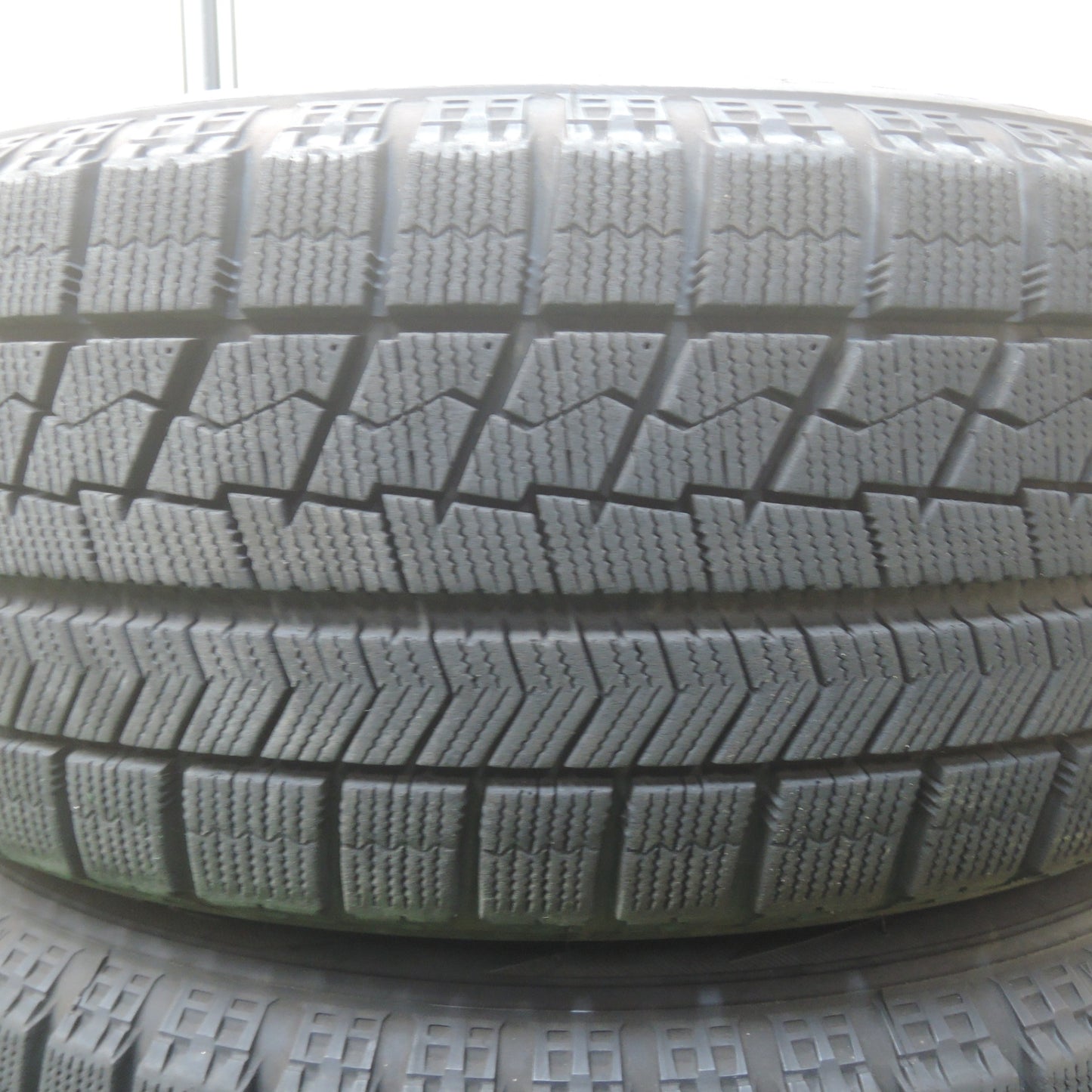 *送料無料*バリ溝！キレイ！9.5分★スタッドレス 205/60R16 ブリヂストン ブリザック VRX ravrion RS01 ラブリオン 16インチ PCD100/5H★4011905SYス