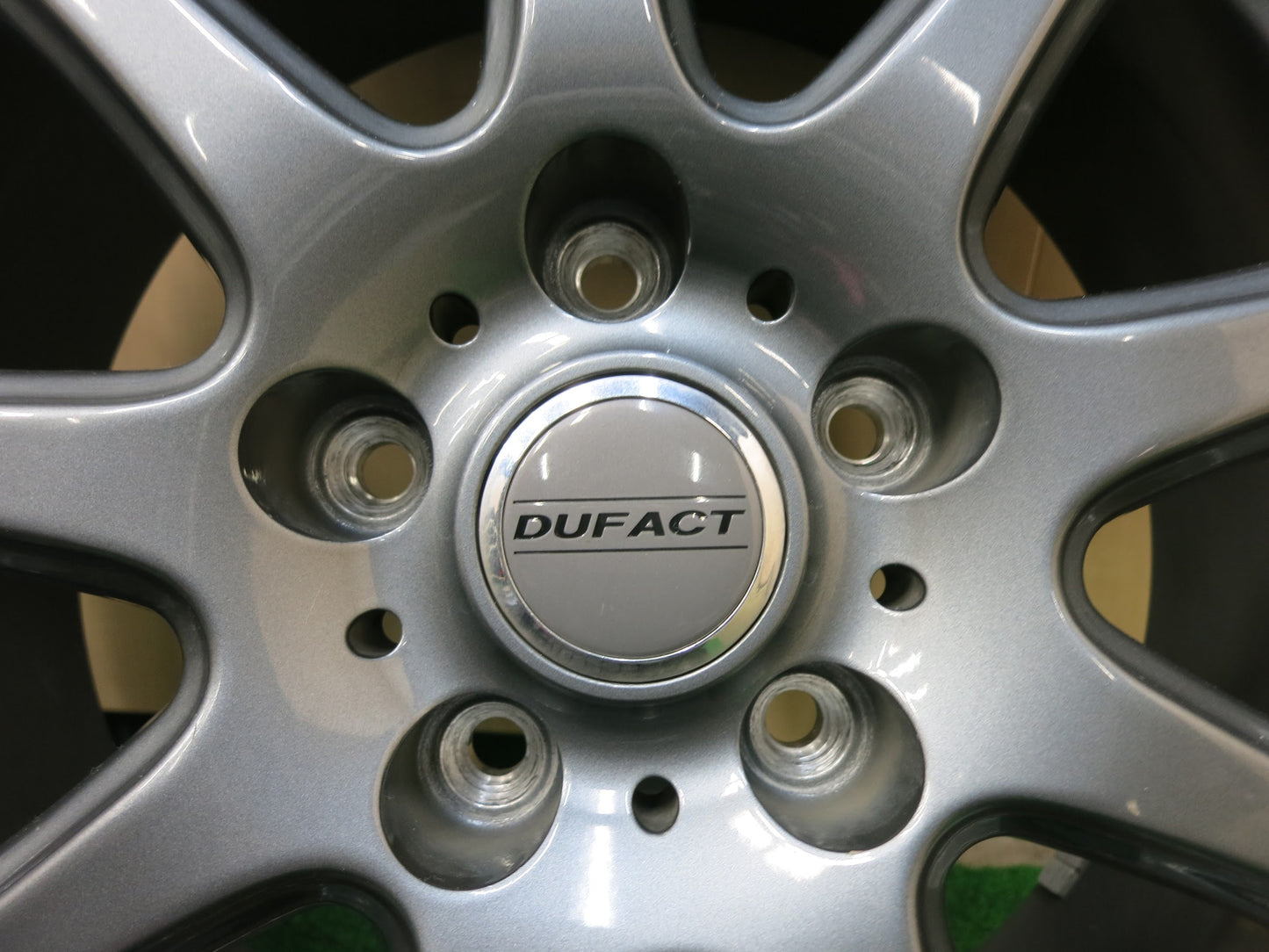 [送料無料]バリ溝！19年！綺麗！9.5分以上★スタッドレス 225/65R17 ダンロップ ウインターマックス SJ8 DUFACT デュファクト 17インチ PCD114.3/5H★2121401ヒス