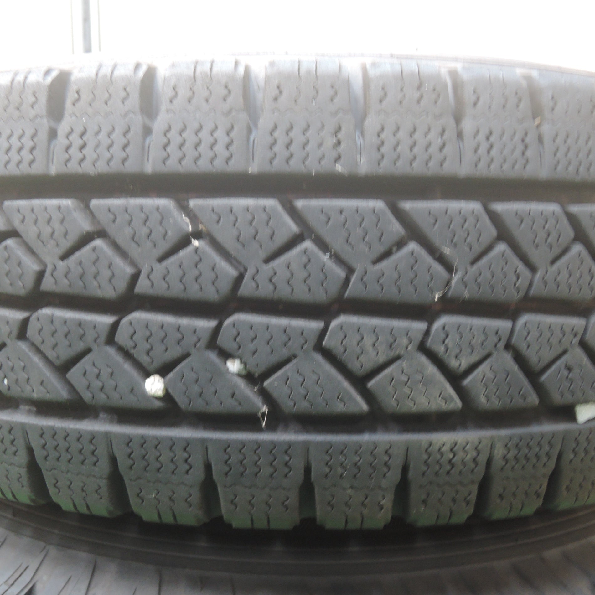 送料無料*バリ溝！9.5分☆トヨタ ハイエース 純正 スチール 195/80R15