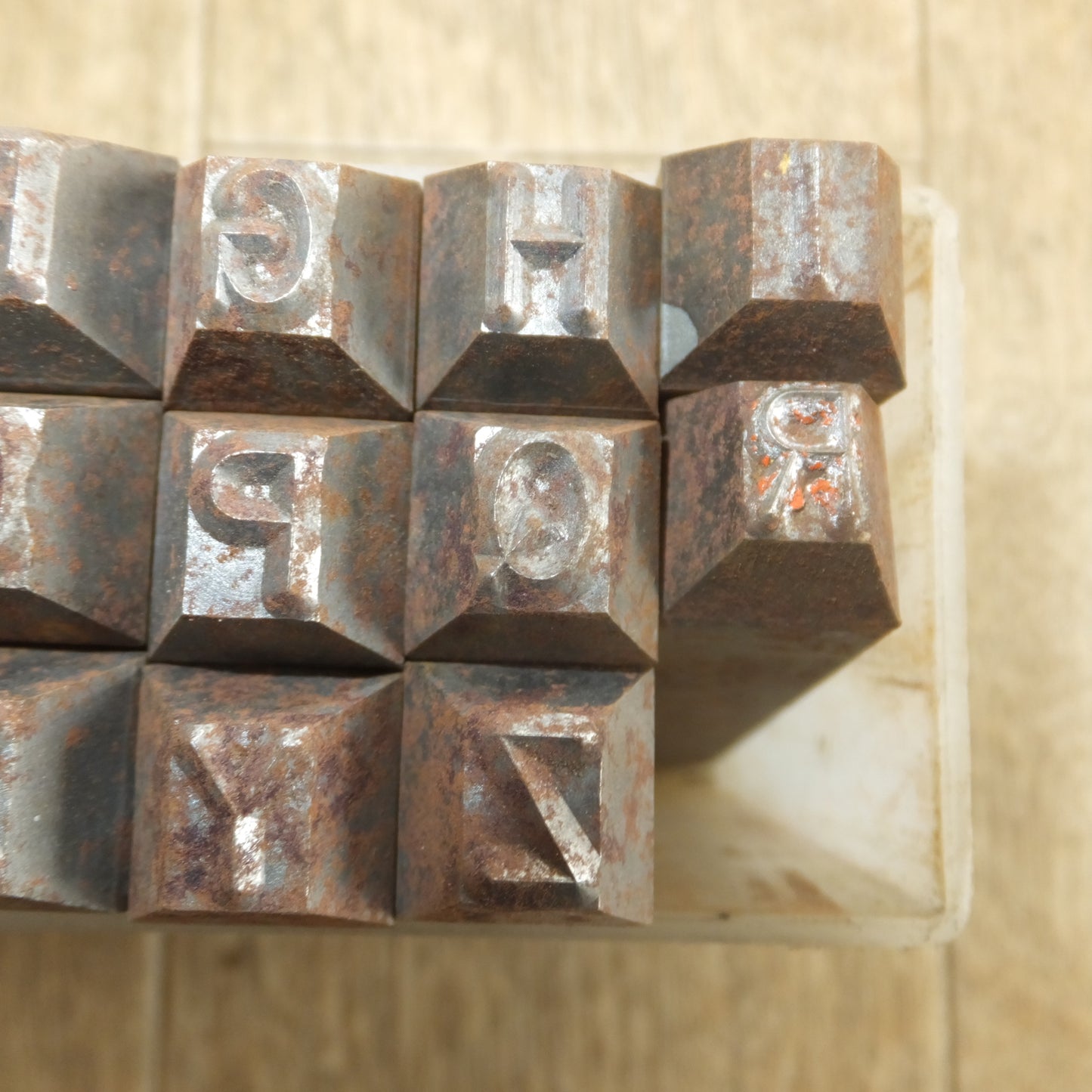 [送料無料]★尼崎彫刻工業 Sharp スチールスタンプ STEEL STAMP　A～Z 26文字　1～0 10文字　セット★