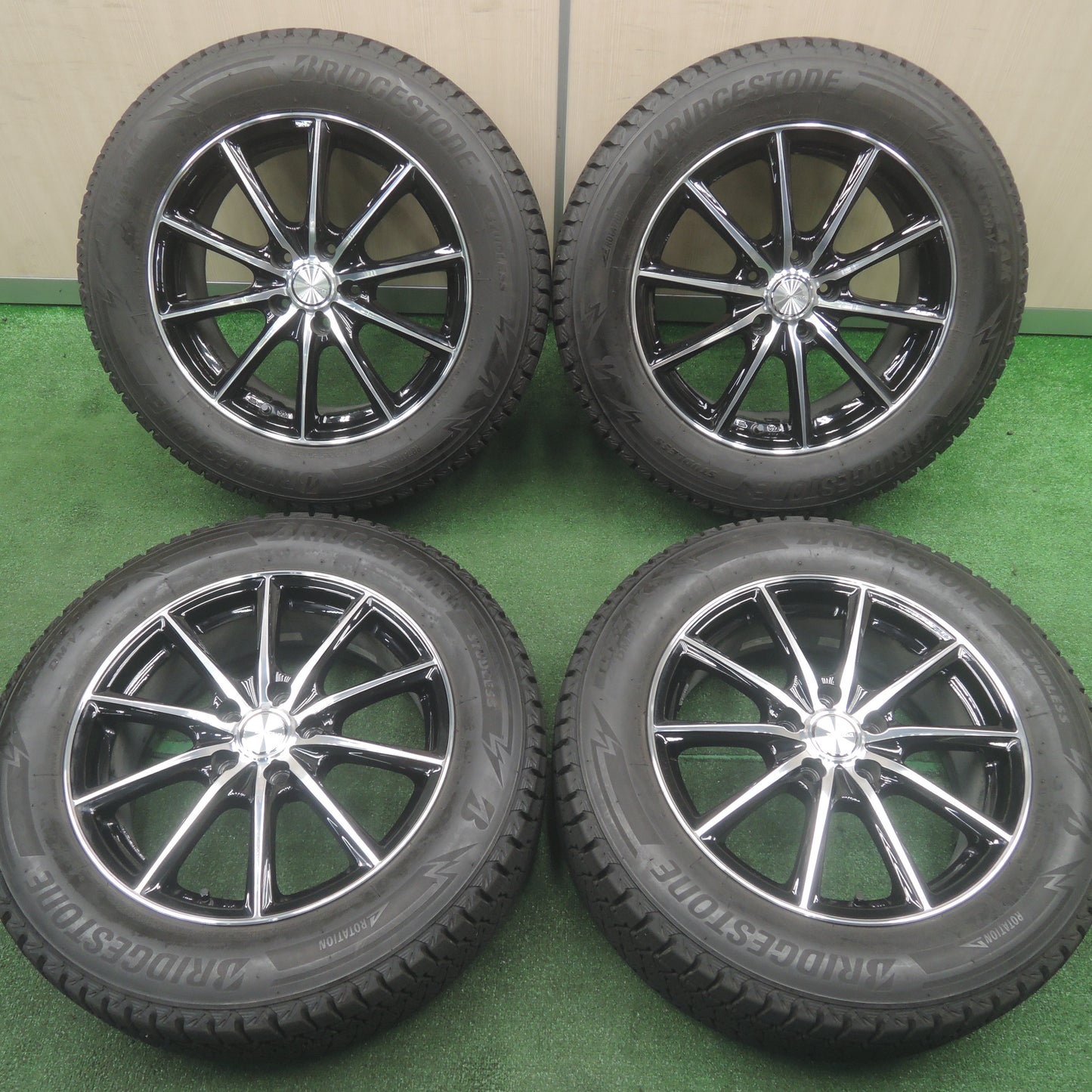 *送料無料*バリ溝！19年！キレイ！9分★スタッドレス 225/60R17 ブリヂストン ブリザック DM-V3 ECO FORME エコフォルム 17インチ PCD114.3/5H★3111406TNス