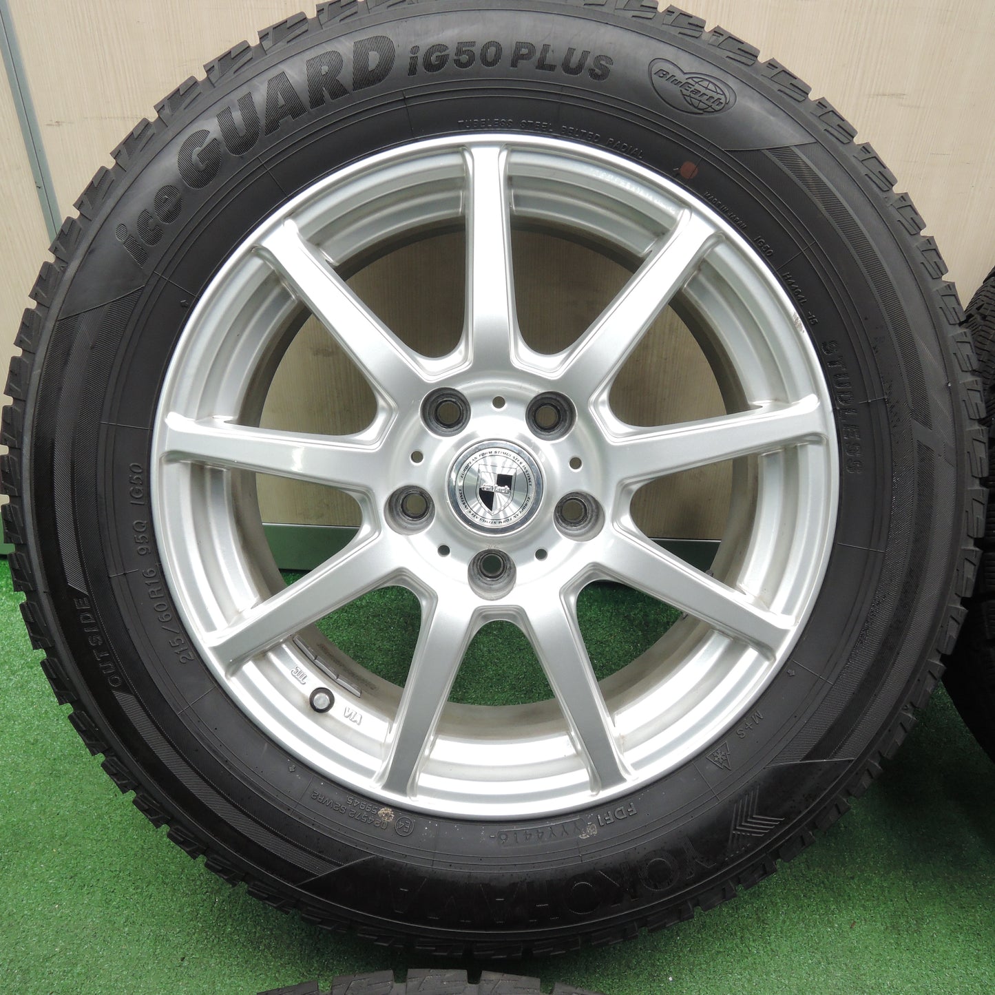 *送料無料*バリ溝！キレイ！9.5分★スタッドレス 215/60R16 ヨコハマ アイスガード iG50 プラス GMach 16インチ PCD114.3/5H★3120905TNス