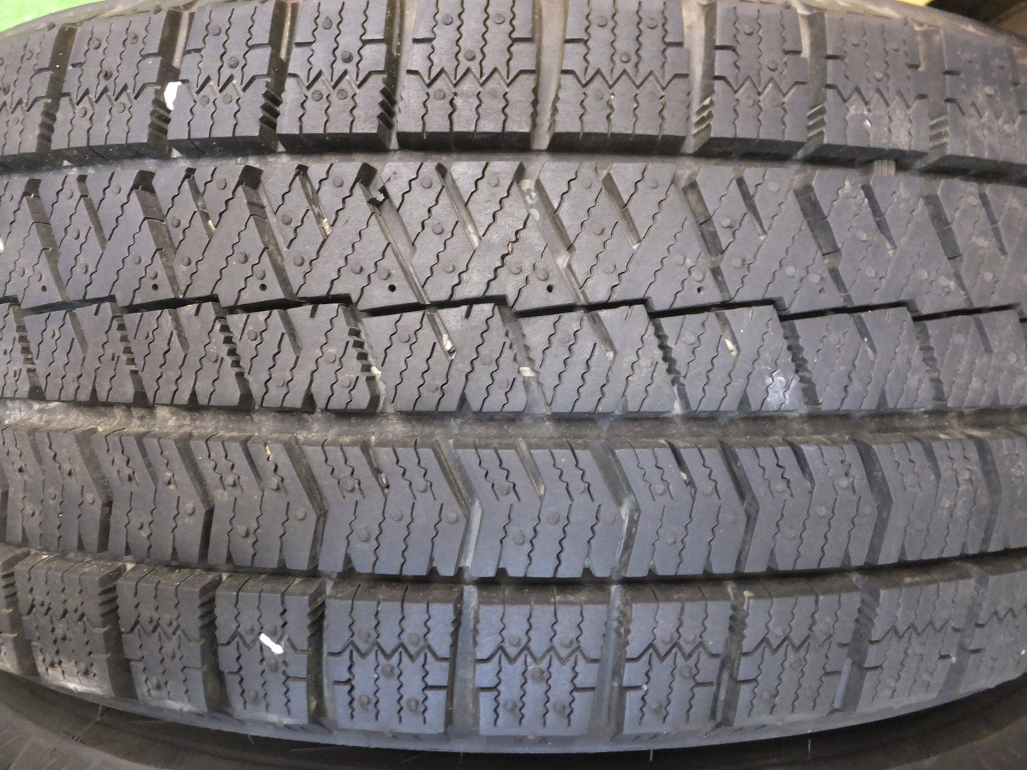 [送料無料]バリ溝！21年！キレイ！ほぼ10分★スタッドレス 185/60R14 MAK ブリヂストン ブリザック VRX2 14インチ PCD100/5H★2091213Hス
