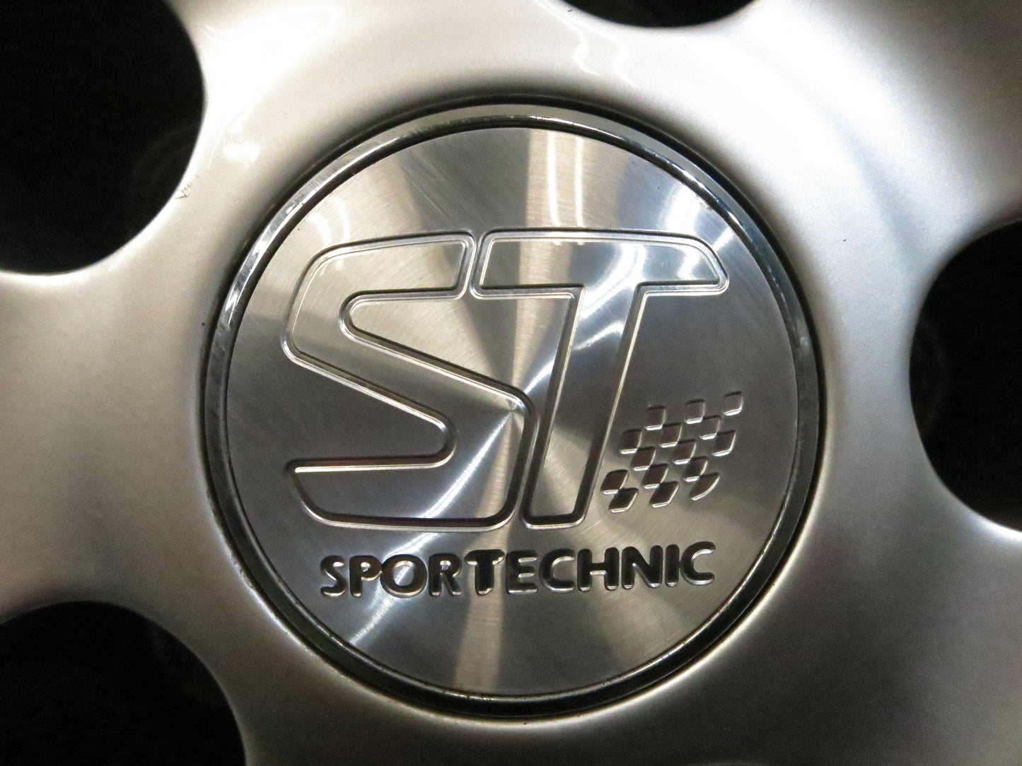 [送料無料]バリ溝！キレイ！9.5分★ベンツ 等 235/65R17 スタッドレス ヨコハマ アイスガード G075 SPORTECHNIC スポーツテクニック PCD112/5H★3020708Hス