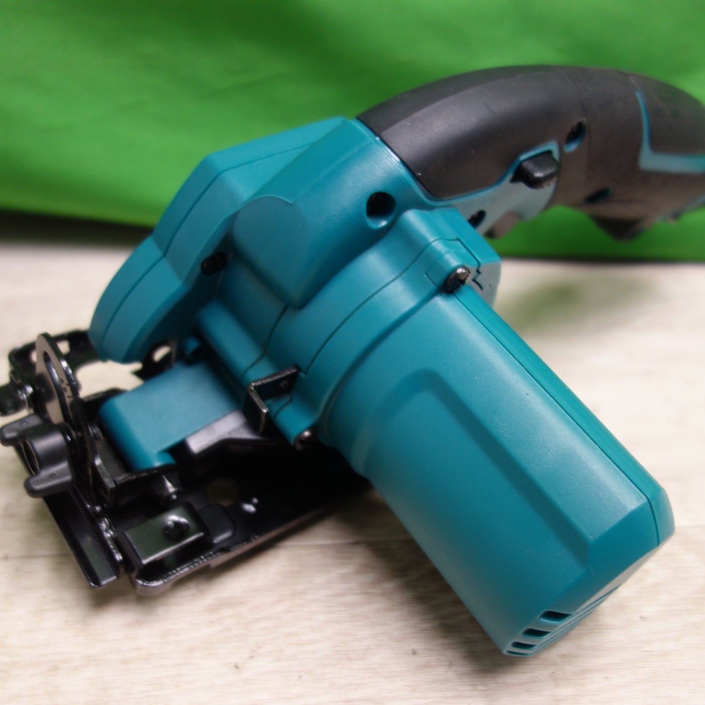 [送料無料] キレイ☆マキタ 85mm 充電式 マルノコ HS300D 電動 工具 丸のこ 丸ノコ 丸鋸 充電器 DC10WA☆