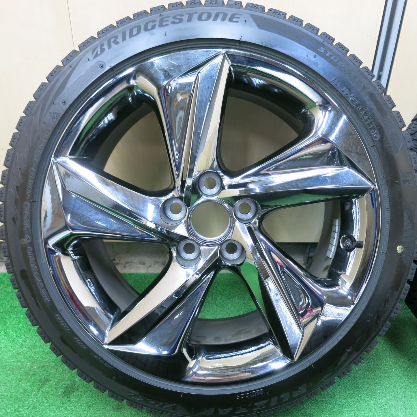 [送料無料]バリ溝！9.5分★トヨタ 220系 クラウン RS 純正 225/45R18 スタッドレス ブリヂストン ブリザック VRX2 18インチ PCD114.3/5H★3051602ヒス