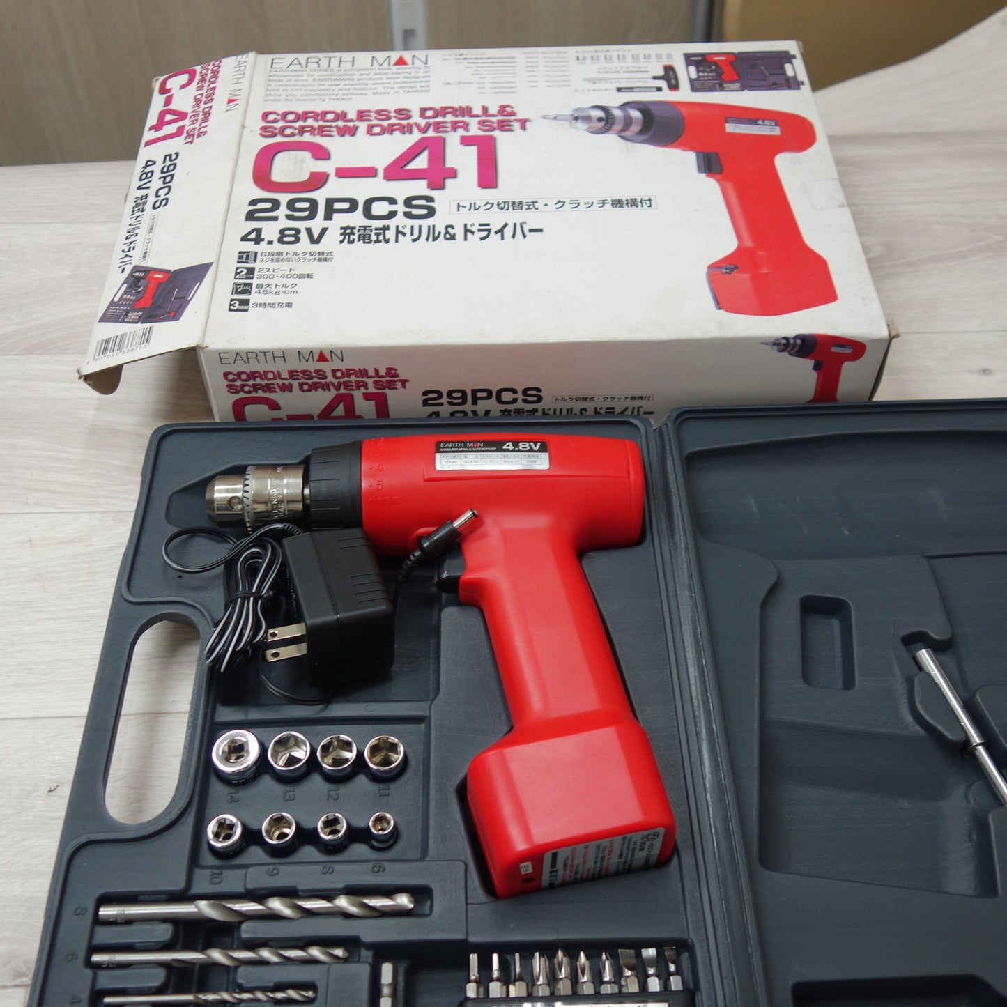 [送料無料] 3点まとめ売り☆マキタ インパクトドライバ TD131D EARTH MAN 充電式 ドリル ドライバー 日立工機 XP 2000 DIY 工具☆