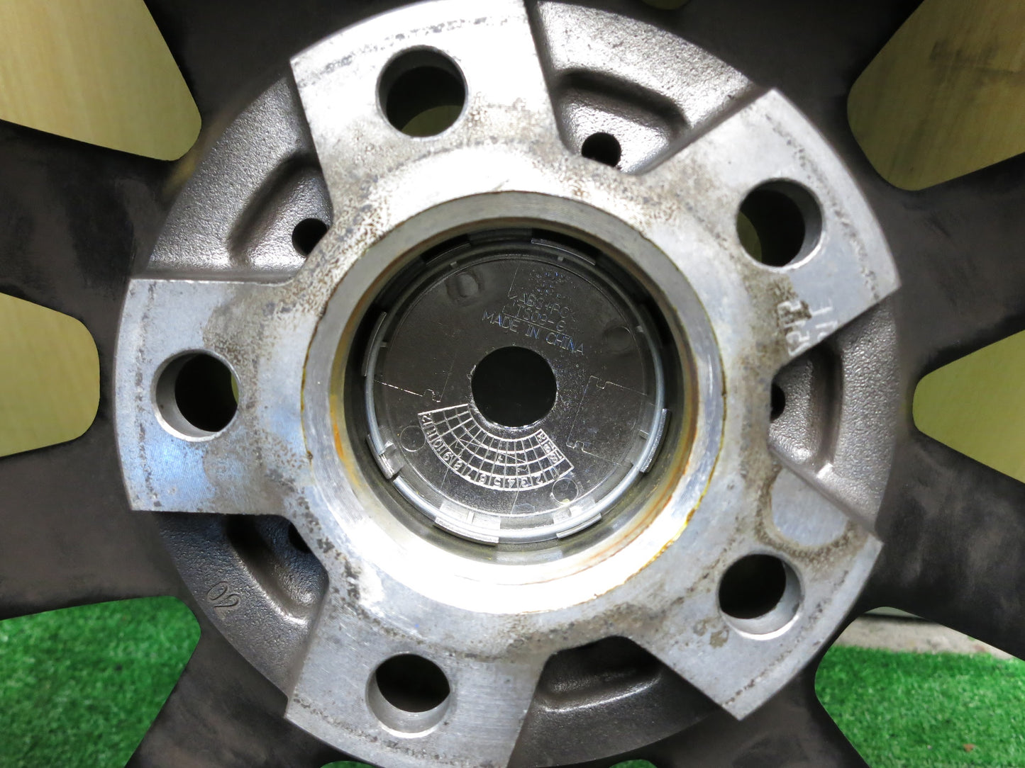 [送料無料]バリ溝！19年！キレイ！9.5分★アウディ 等 Team Sparco 225/50R17 スタッドレス ヨコハマ アイスガード iG60 チームスパルコ PCD112/5H★2112104Hス