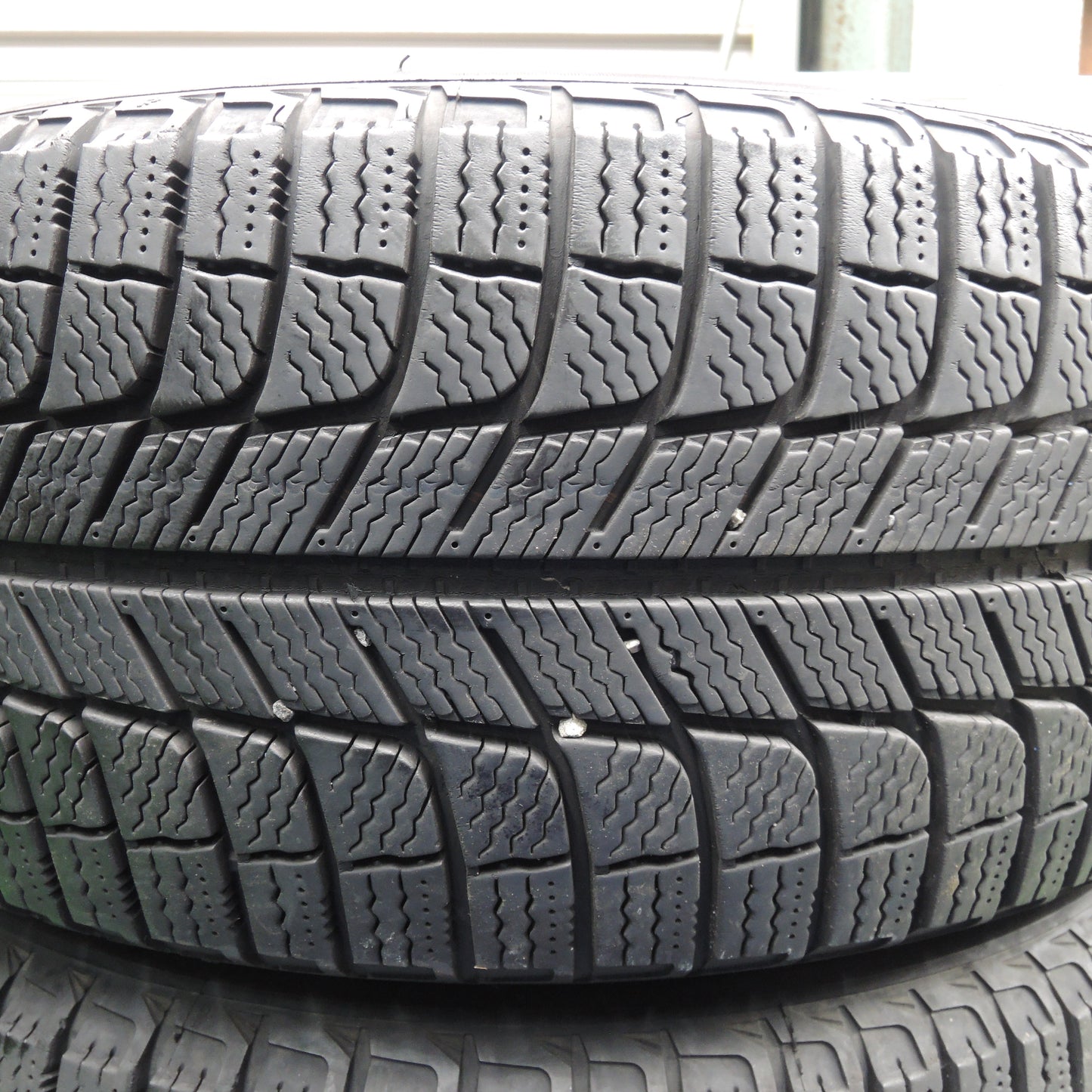 *送料無料*バリ溝！キレイ！8.5分★スタッドレス 215/50R17 ミシュラン X-ICE XI3 KREUTZER SERIES Xi 17インチ PCD100/5H★3111718NJス