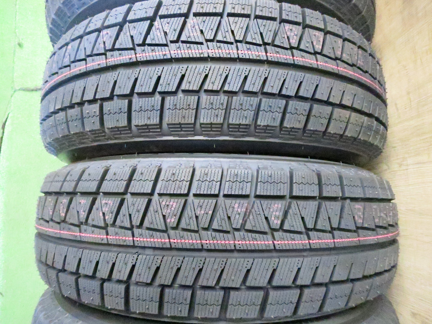 [送料無料]未使用！22年★スタッドレス 195/65R15 ブリヂストン アイスパートナー2 タイヤ 15インチ プリウス セレナ ノア ヴォクシー 等★3031002Hスタ