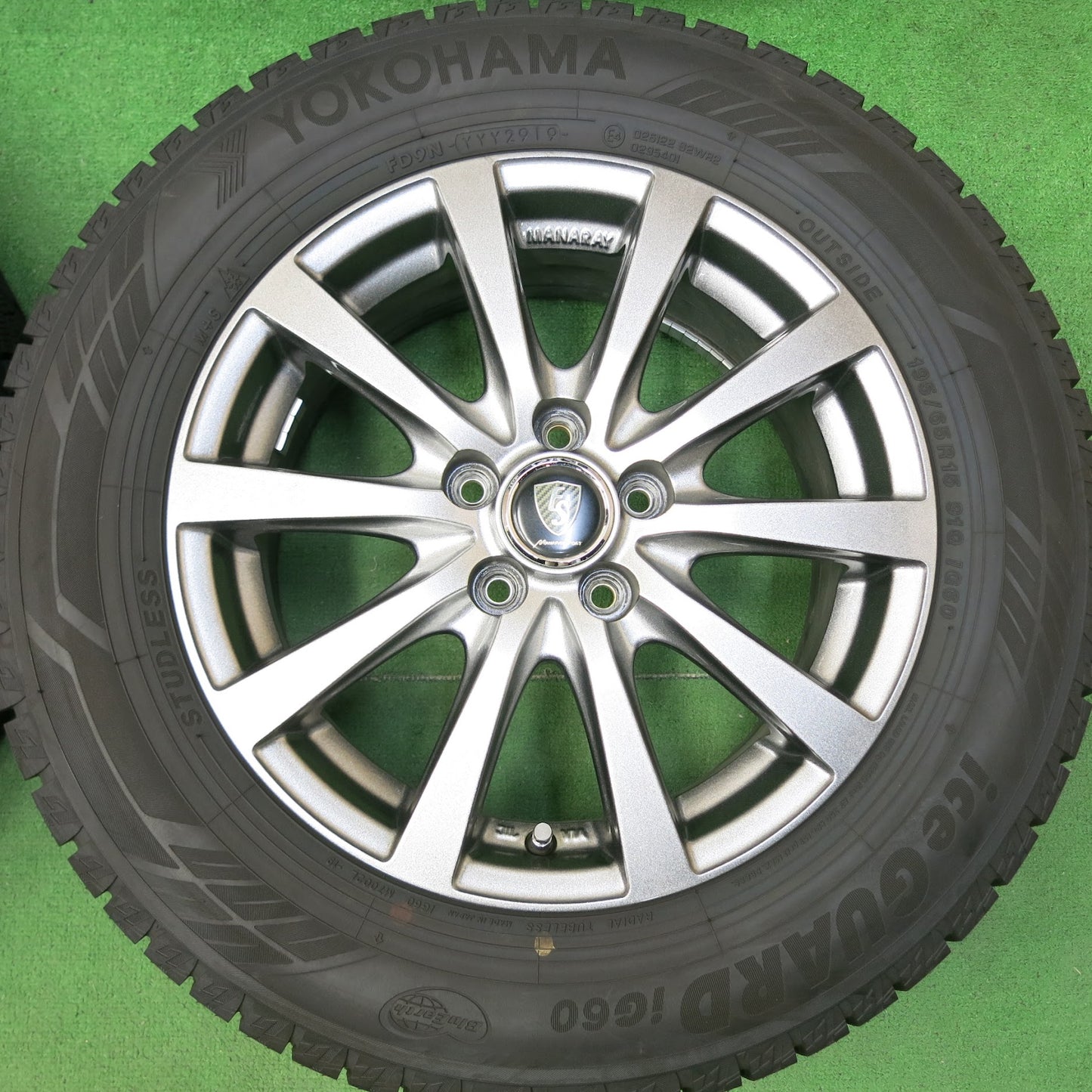 [送料無料]バリ溝！19年！キレイ！ほぼ10分★プリウス 等 195/65R15 スタッドレス ヨコハマ アイスガード iG60 MANARAY SPORT マナレイ PCD100/5H★3062806ヒス