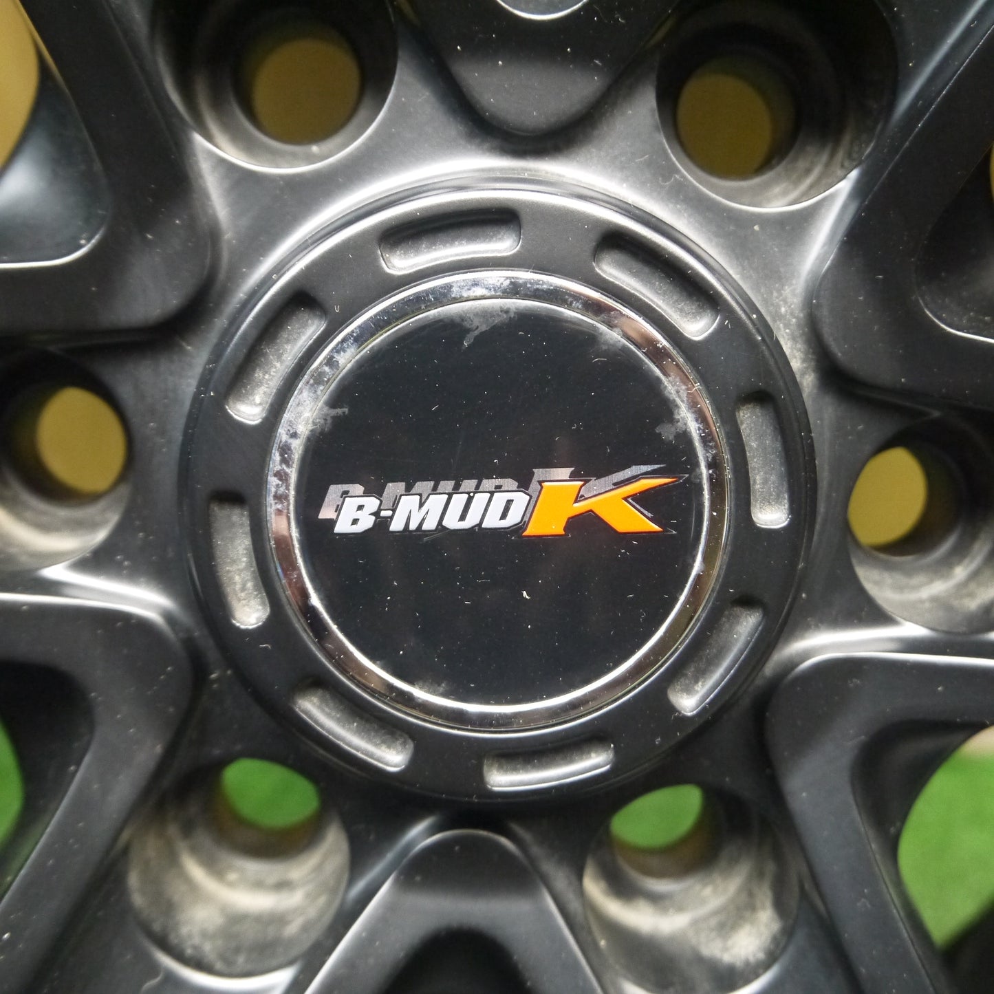 *送料無料*バリ溝！22年！キレイ！9.5分以上★スタッドレス 265/60R18 ホワイトレター グリップマックス GRIPICEX SUV B-MUDK 18インチ PCD139.7/6H★3120110Hス