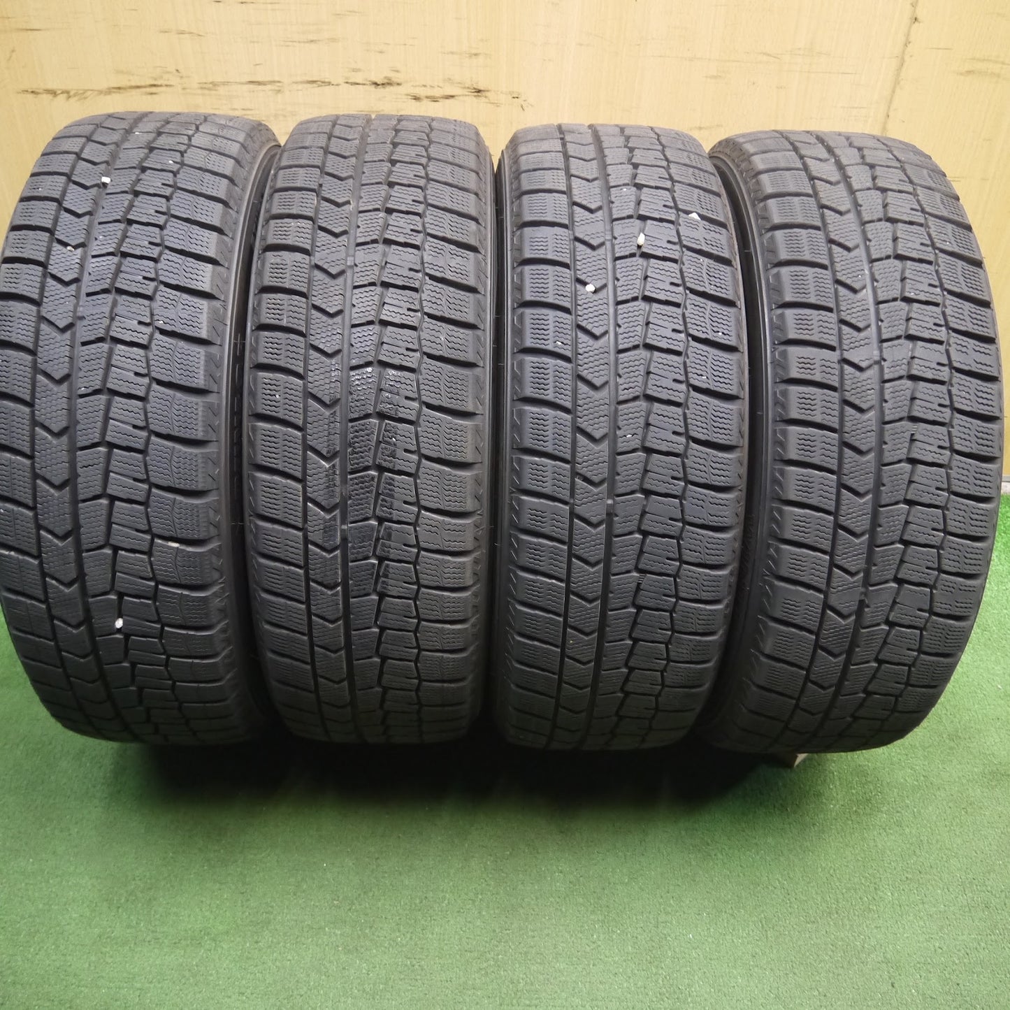 [送料無料]バリ溝！9.5分★フィアット 500 等 MAK TORINO 185/55R15 スタッドレス ダンロップ ウインターマックス WM02 マック トリノ PCD98/4H★3072203KAス