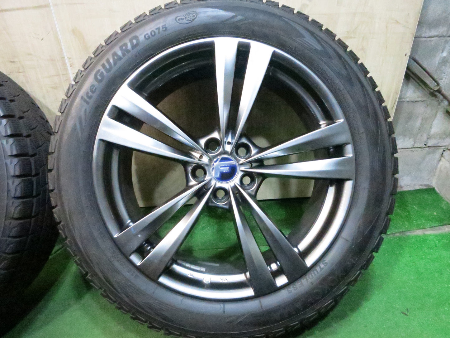 [送料無料]バリ溝！綺麗！9分★スタッドレス レアマイスター 235/55R20 LEHRMEISTER L-Fラウンジ ヨコハマ アイスガード G075 PCD114.3/5H★3022709Hス