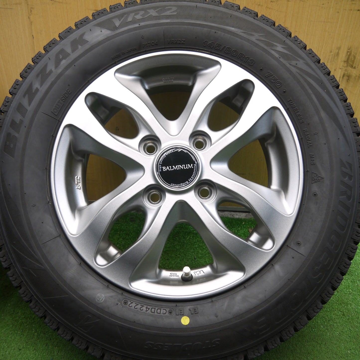 [送料無料]バリ溝！22年！キレイ！ほぼ10分★スタッドレス 145/80R13 ブリヂストン ブリザック VRX2 BALMINUM バルミナ 13インチ PCD100/4H★3062801Hス