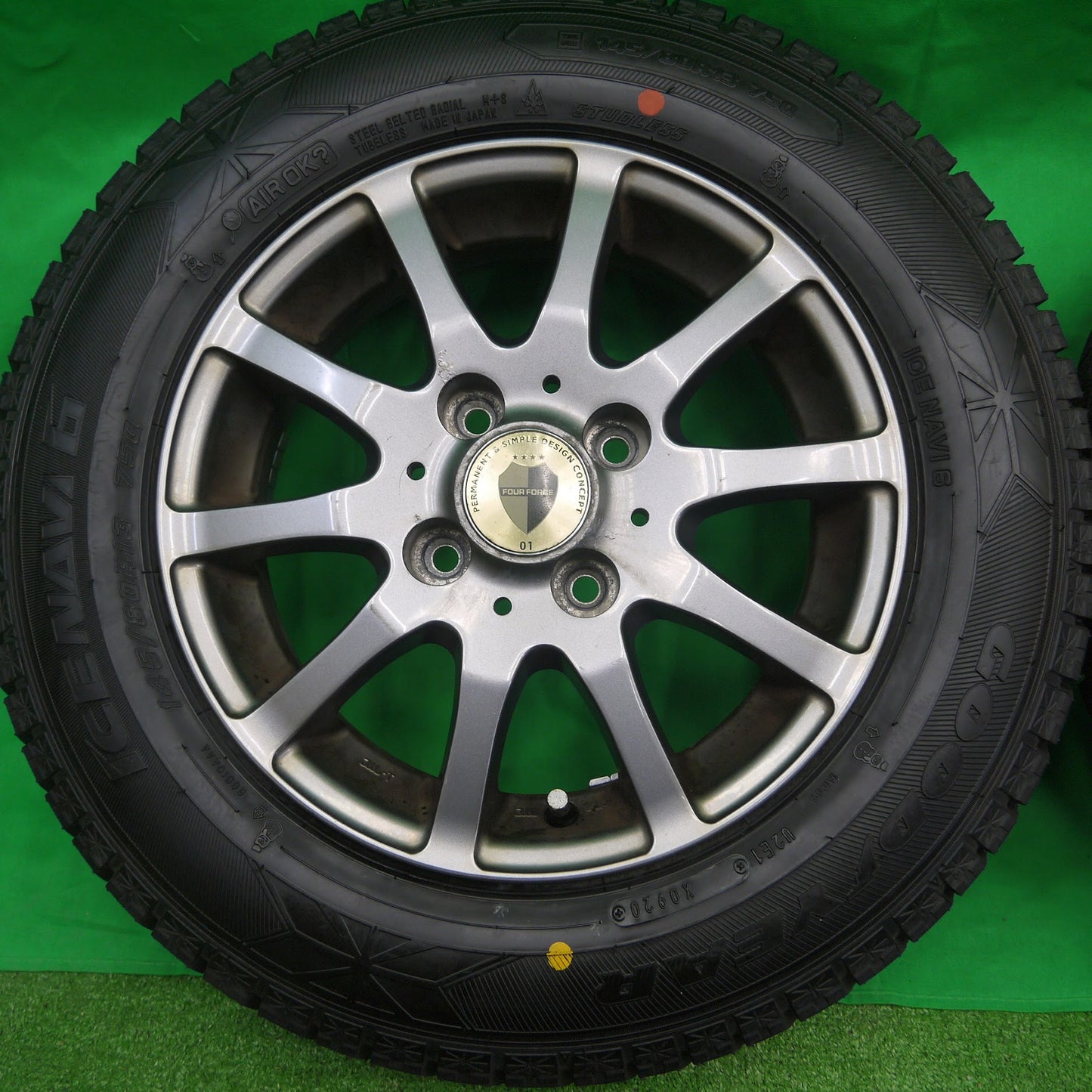 [送料無料]バリ溝！20年！9.5分以上★スタッドレス 145/80R13 グッドイヤー アイスナビ6 FOUR FORCE 社外 アルミ 13インチ PCD100/4H★3062404ヌス