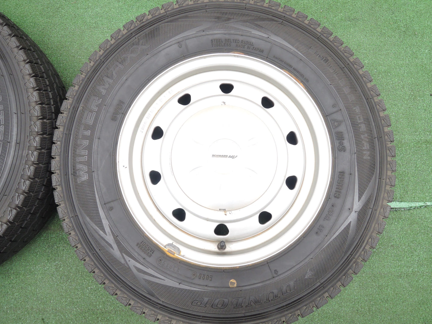[送料無料]バリ溝！9.5分★スタッドレス 165R13 6PR ダンロップ ウインターマックス SV01 TOPY SCHWARZ MV スチール PCD100 114.3/4H マルチ★3112513HAス