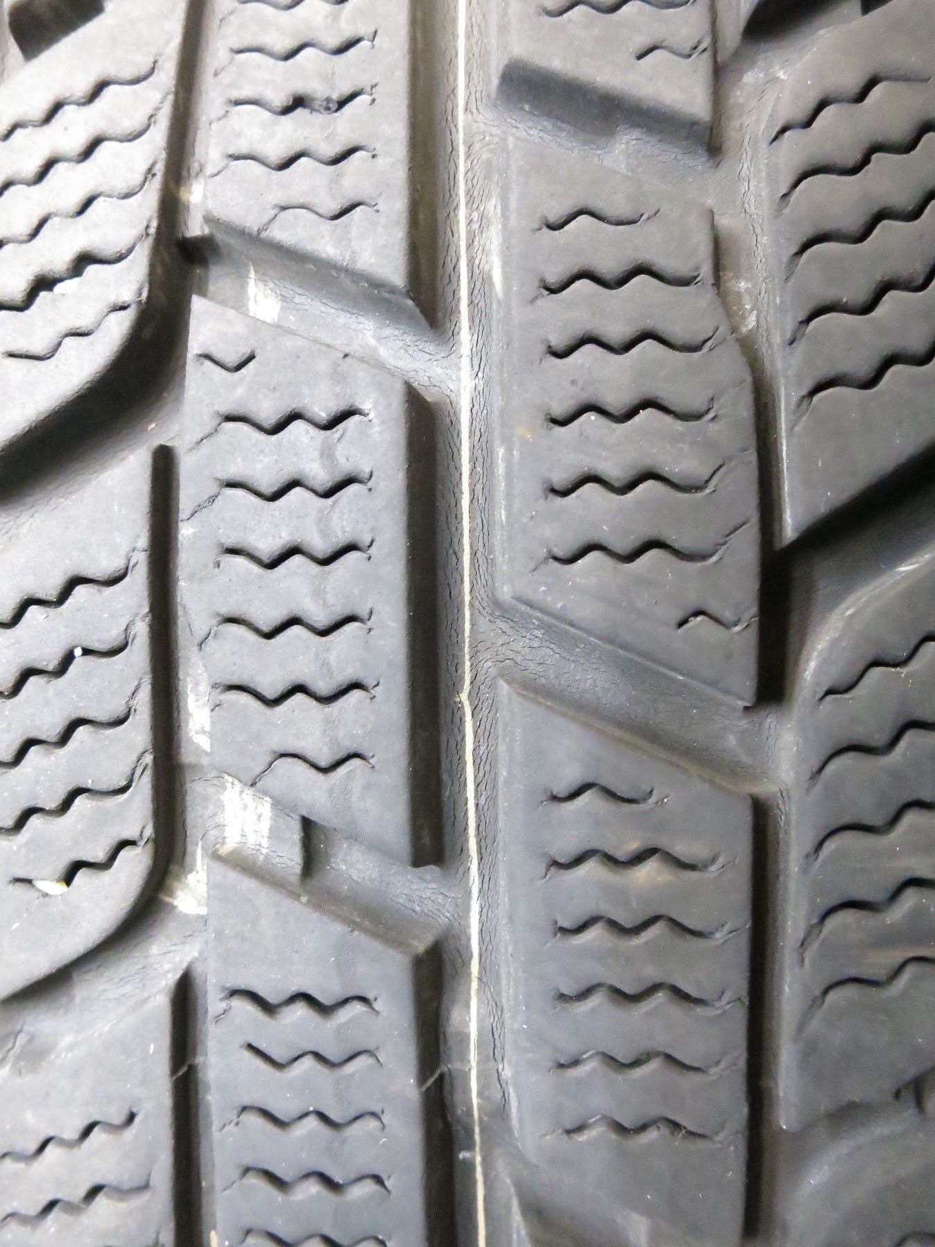[送料無料]4本価格！19年★スタッドレス 195/65R15 グッドイヤー アイスナビ6 タイヤ 15インチ ノア ヴォクシー プリウス 等★3010601Hスタ