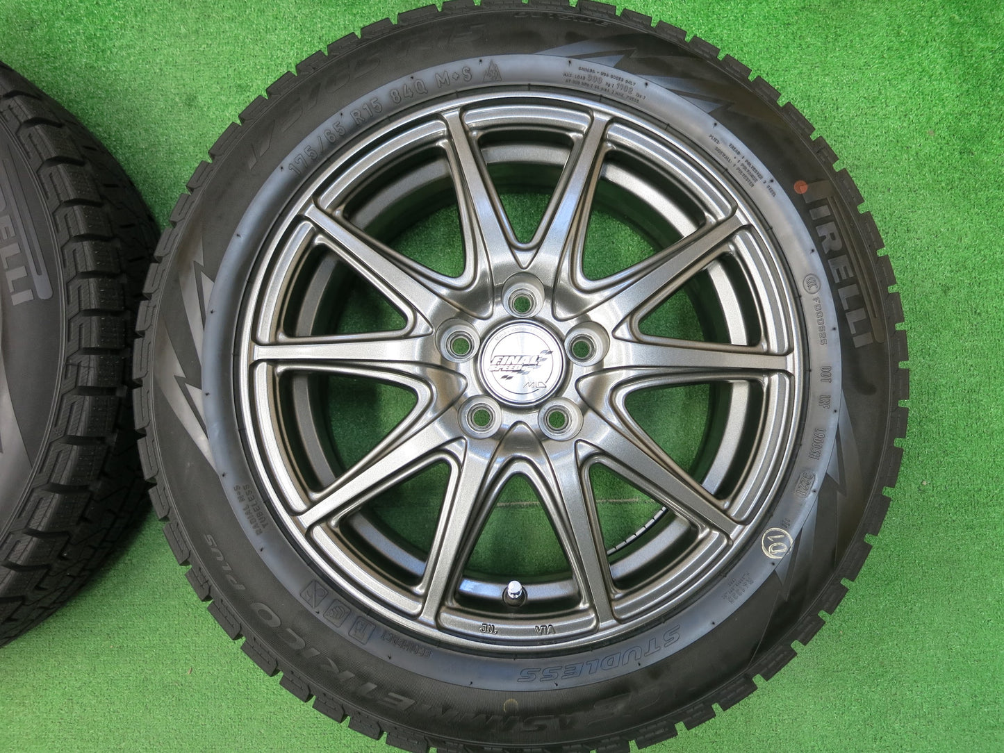 [送料無料]タイヤ未使用！21年！美品★スタッドレス 175/65R15 ピレリ アイスアシンメトリコ プラス FINAL SPEED MiD マルカ 15インチ PCD100/5H★2122801ヒス
