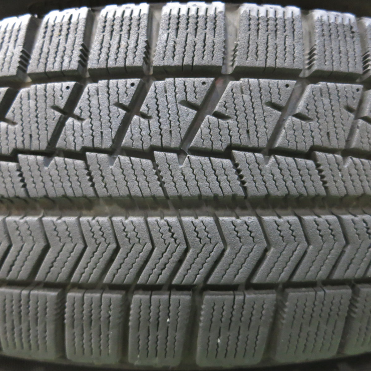 [送料無料]4本価格！20年★トヨタ アクア 純正 スチール 175/65R15 スタッドレス ブリヂストン ブリザック VRX PCD100/4H★3103106イス