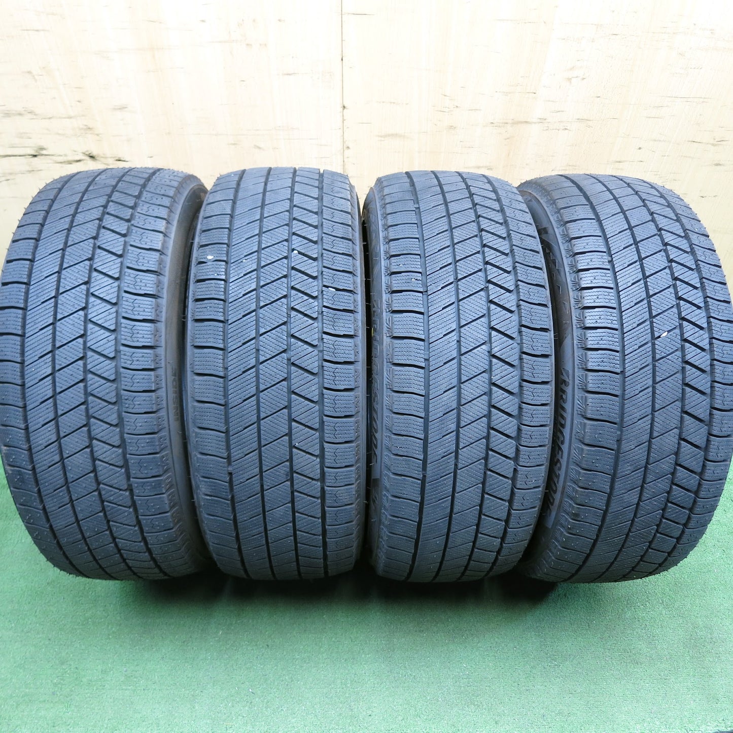[送料無料]超バリ溝！22年！ほぼ10分★スタッドレス 225/45R17 ブリヂストン ブリザック VRX3 タイヤ 17インチ レクサス IS ゴルフ アウディA3 等★3032705Hスタ