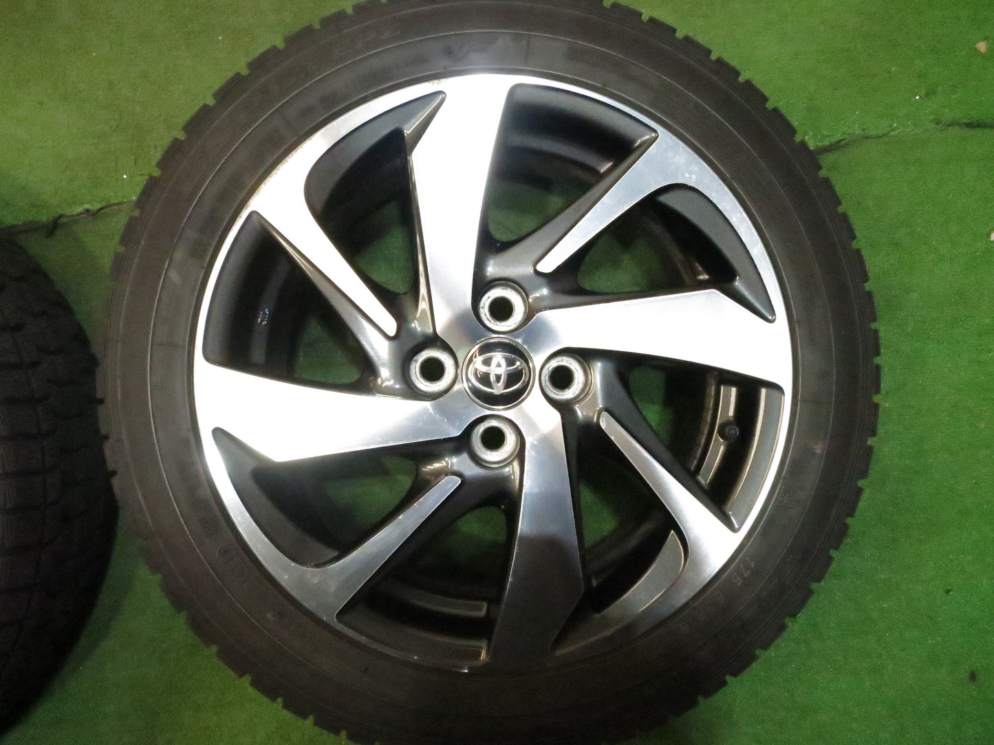 [送料無料]バリ溝！8.5分★トヨタ トヨタ アクア Xアーバン 純正 175/60R16 スタッドレス ファルケン エスピア EPZ 16インチ PCD100/4H★3021508Hス