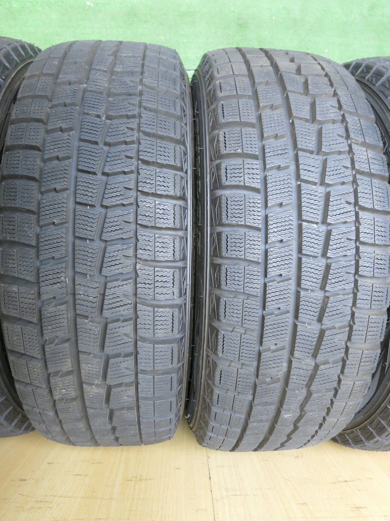 [送料無料]超バリ溝！18年！キレイ！ほぼ10分★アウディ ワーゲン 等 205/55R16 スタッドレス ダンロップ ウインターマックス WM01 TRG PCD112/5H★2112309Hス