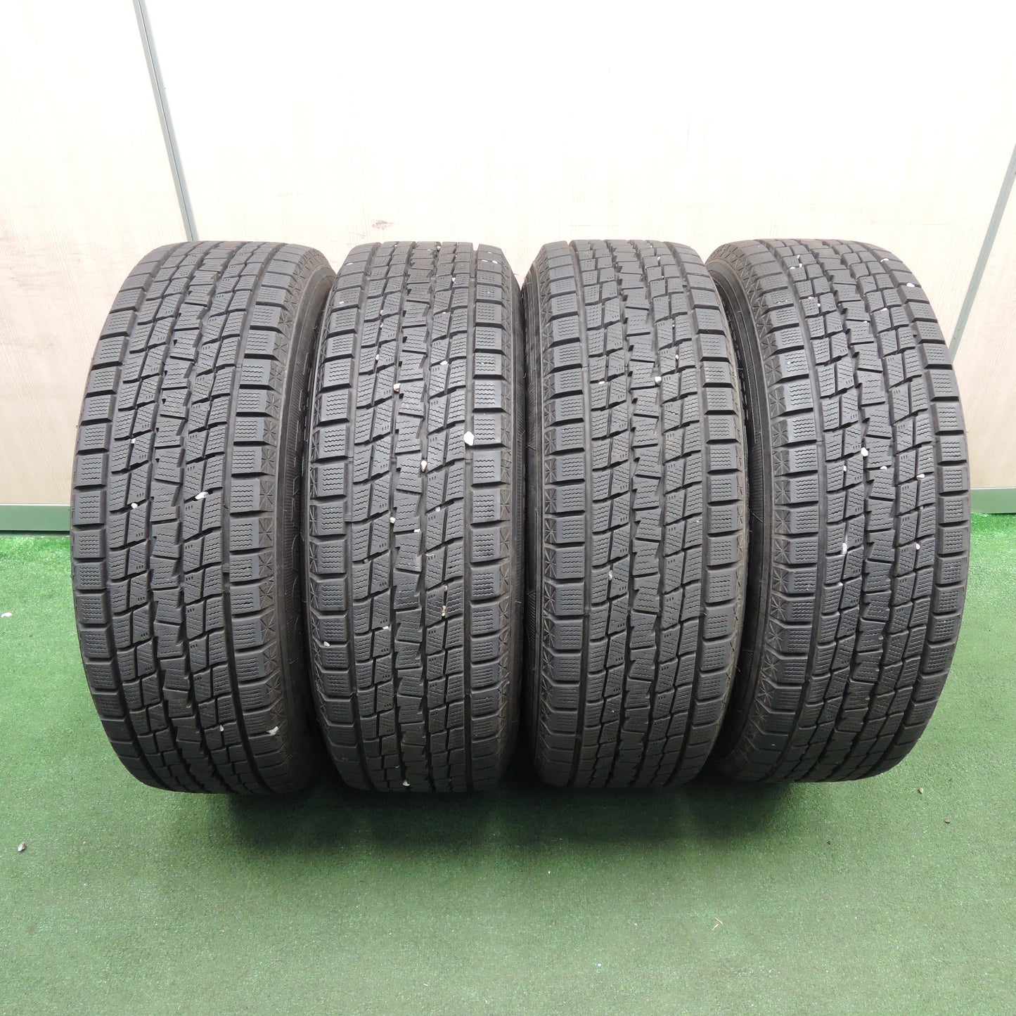 *送料無料*バリ溝！キレイ！9.5分★スタッドレス 225/65R17 グッドイヤー アイスナビ SUV D.O.S. DOS 17インチ PCD114.3/5H★4011405TNス