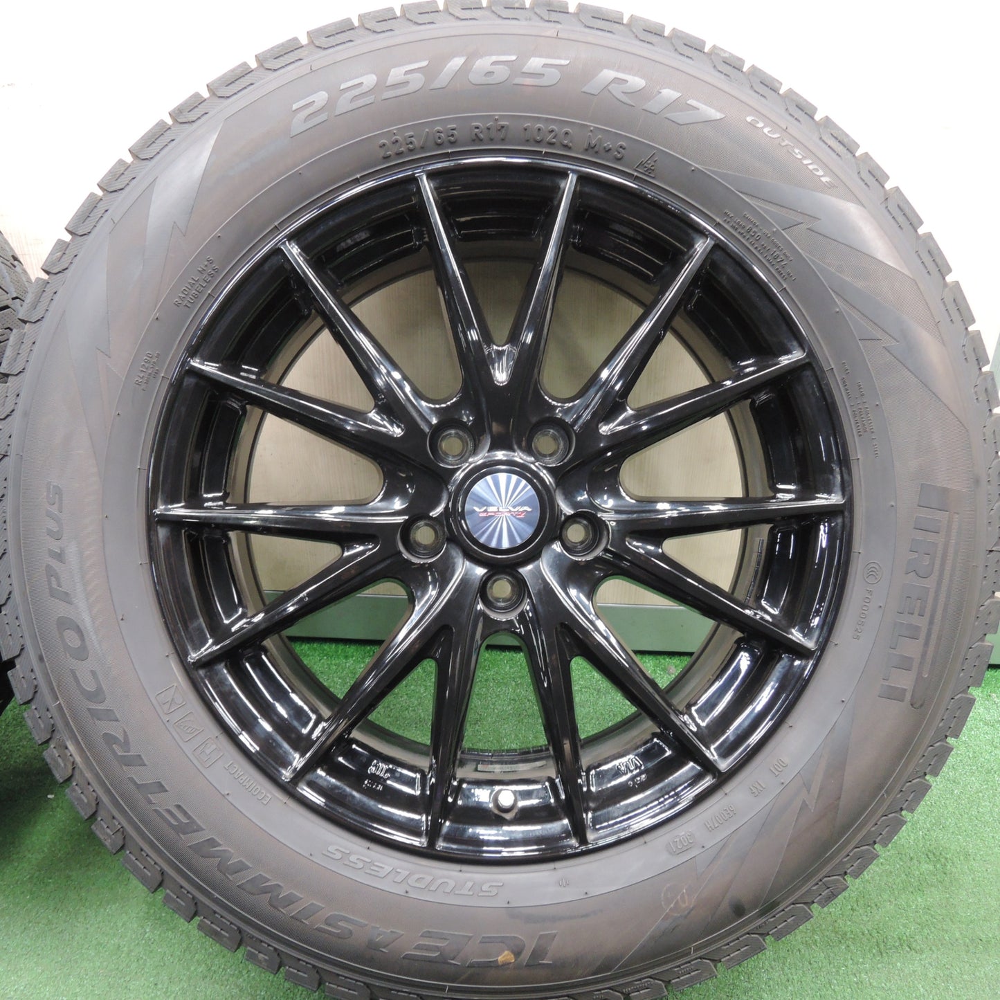 *送料無料* バリ溝！21年！綺麗！9.5分以上★スタッドレス 225/65R17 ピレリ アイスアシンメトリコ プラス VELVA SPORTZ ヴェルヴァ PCD114.3/5H★4030205HAス