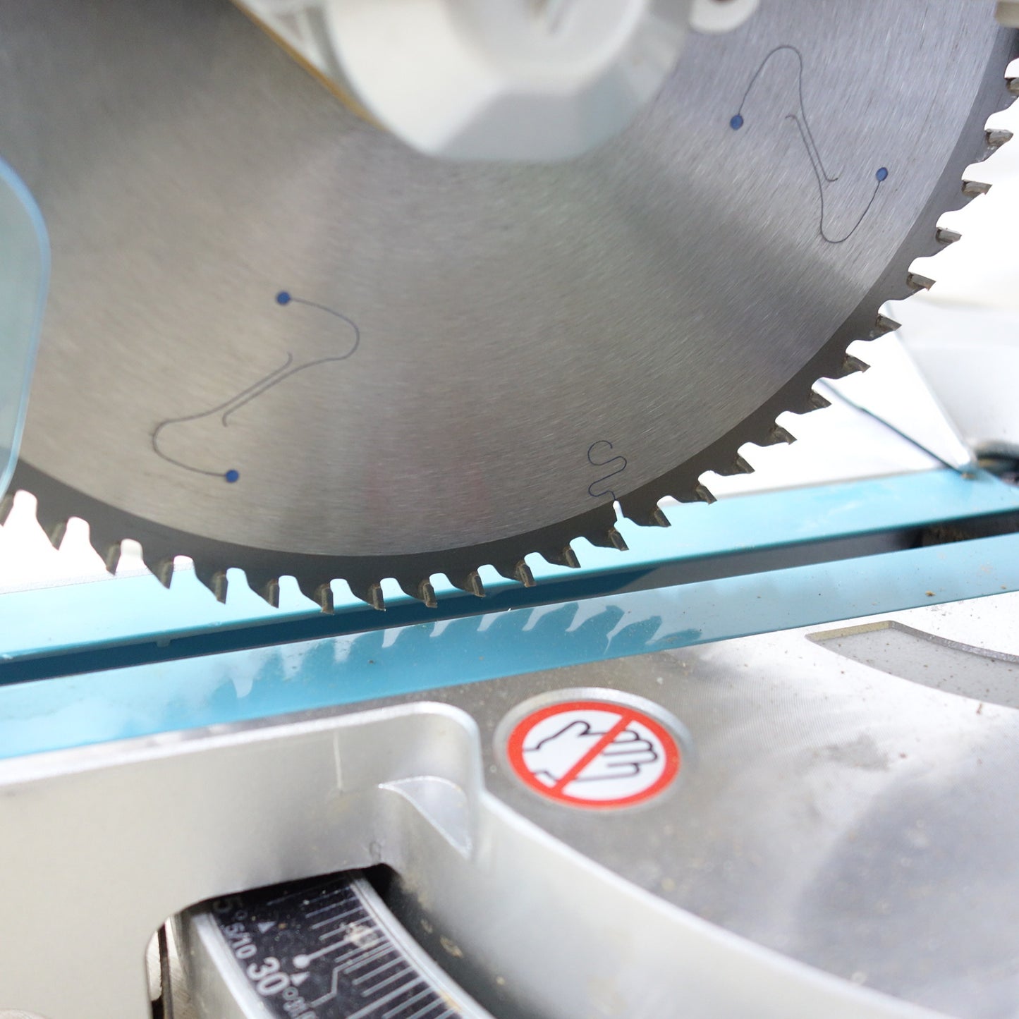 [送料無料] キレイ◆makita マキタ 190mm スライドマルノコ LS0717FL 木工用 切断機 電動工具 100V 50/60Hz◆