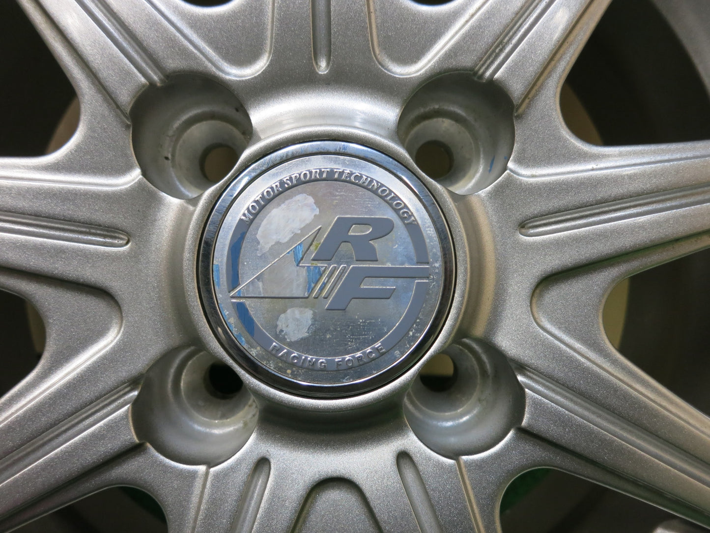 [送料無料]タイヤほぼ未使用！キレイ★スタッドレス 185/70R14 ダンロップ ウインターマックス WM01 RACING FORCE RF 14インチ PCD100/4H★2122808ヒス