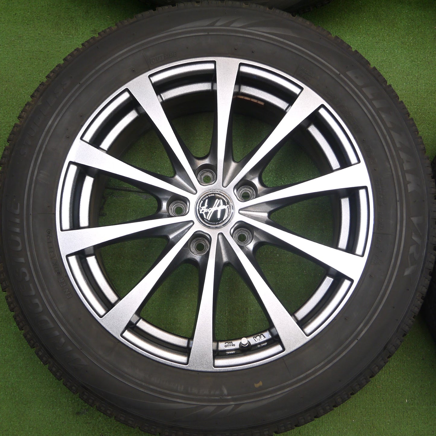 [送料無料]キレイ！19年★スタッドレス 215/60R17 ブリヂストン ブリヂストン VRX Exceeder HOT STUFF エクシーダー 17インチ PCD114.3/5H★3071703クス