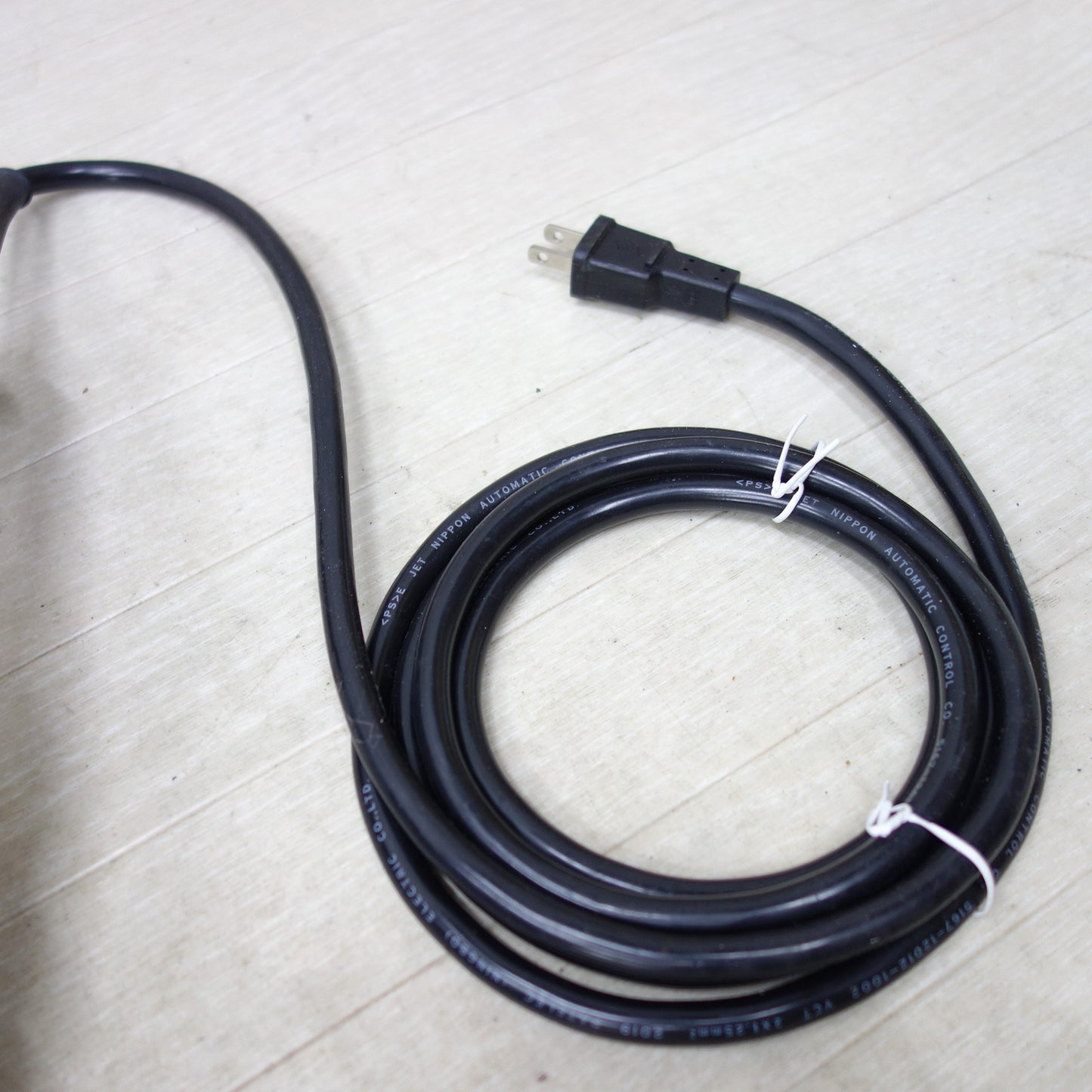 [送料無料] キレイ◆makita マキタ 180mm 電子ディスクグラインダ GA7011C 切断 研削 電動工具 100V 50/60Hz◆