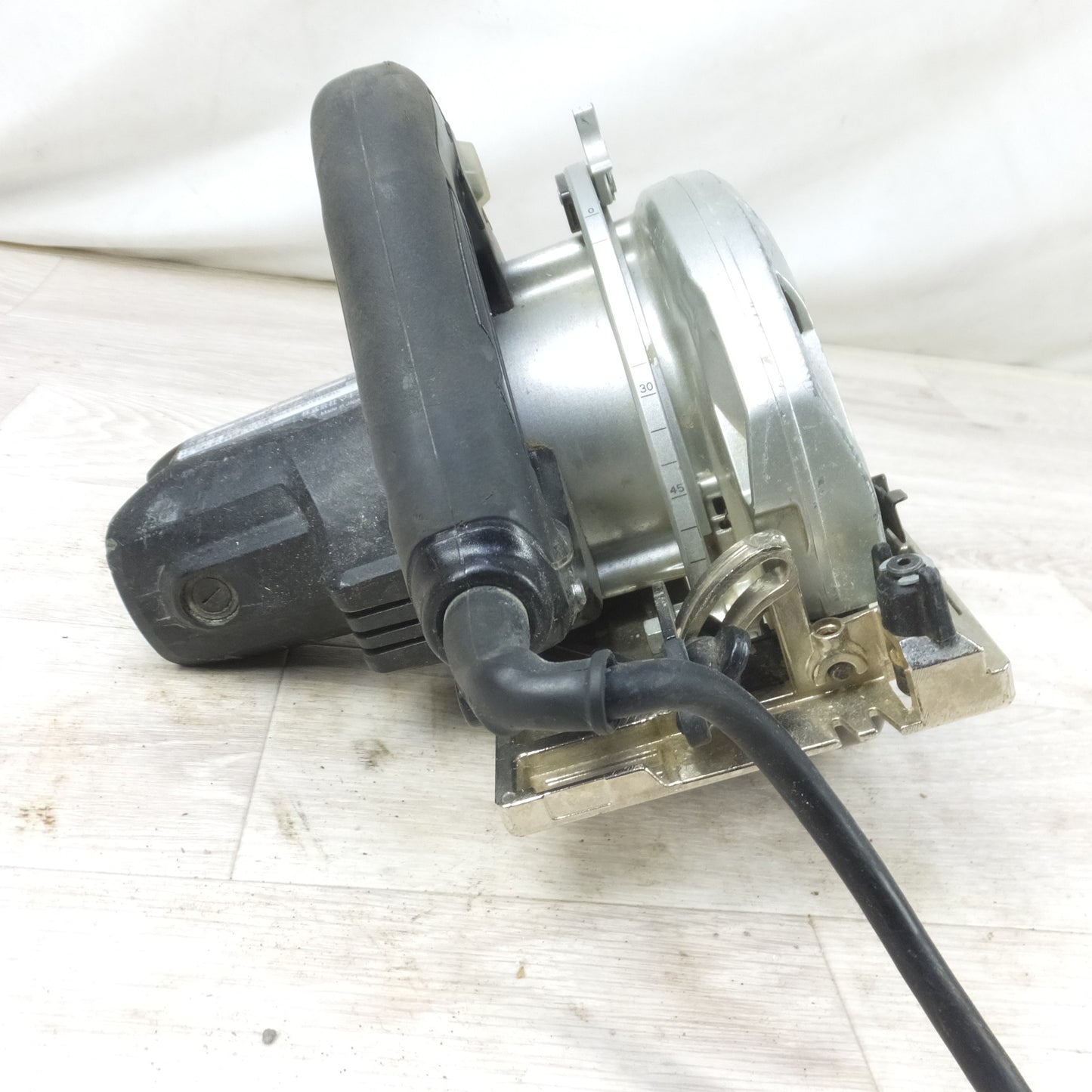 [送料無料] ◆makita マキタ 165mm マルノコ HS6301 木工用 丸のこ 切断機 電動工具 100V◆