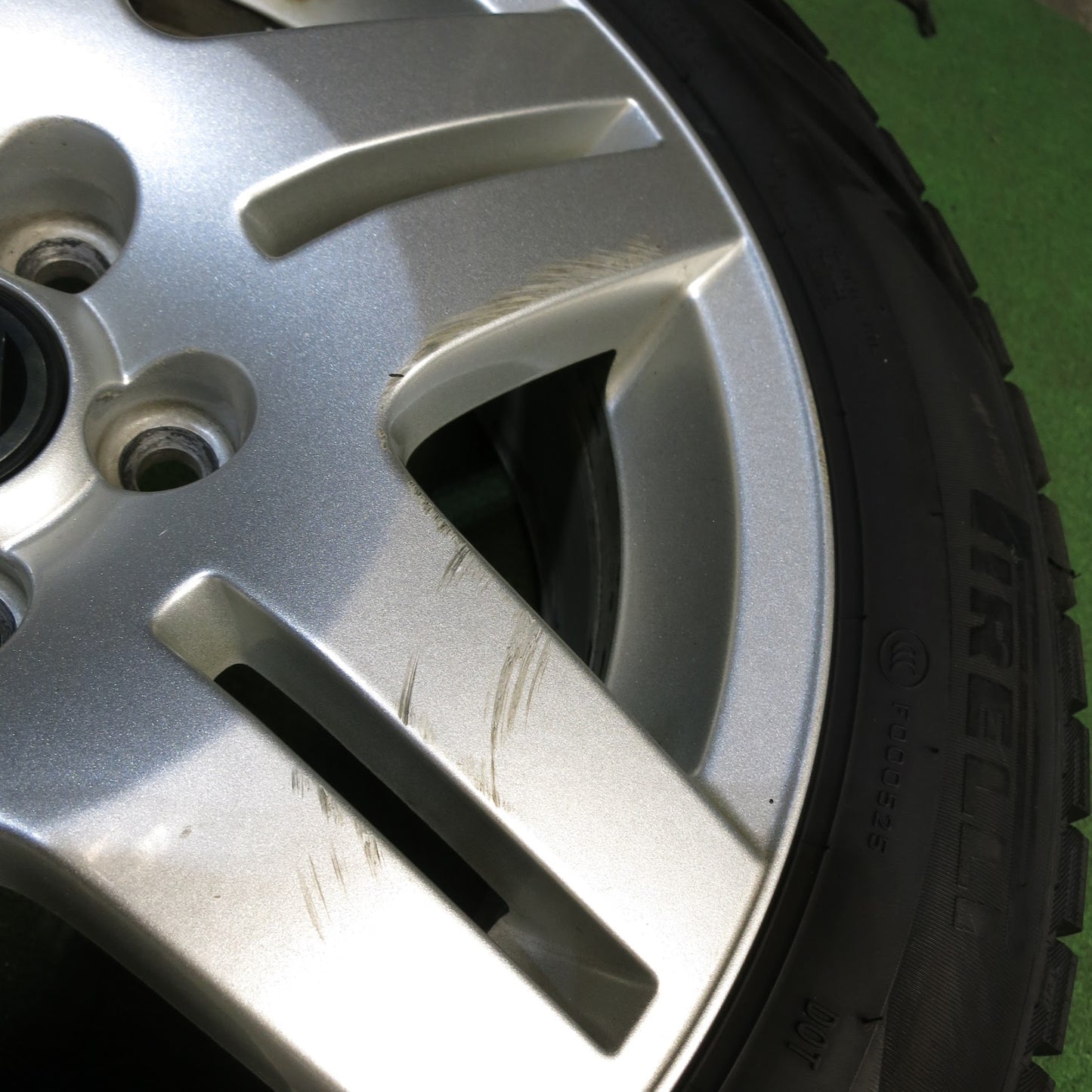 [送料無料]バリ溝！20年！キレイ！9.5分★ワーゲン ポロ 純正 185/60R15 スタッドレス ピレリ アイスアシンメトリコ プラス 15インチ PCD100/5H★3051205Hス