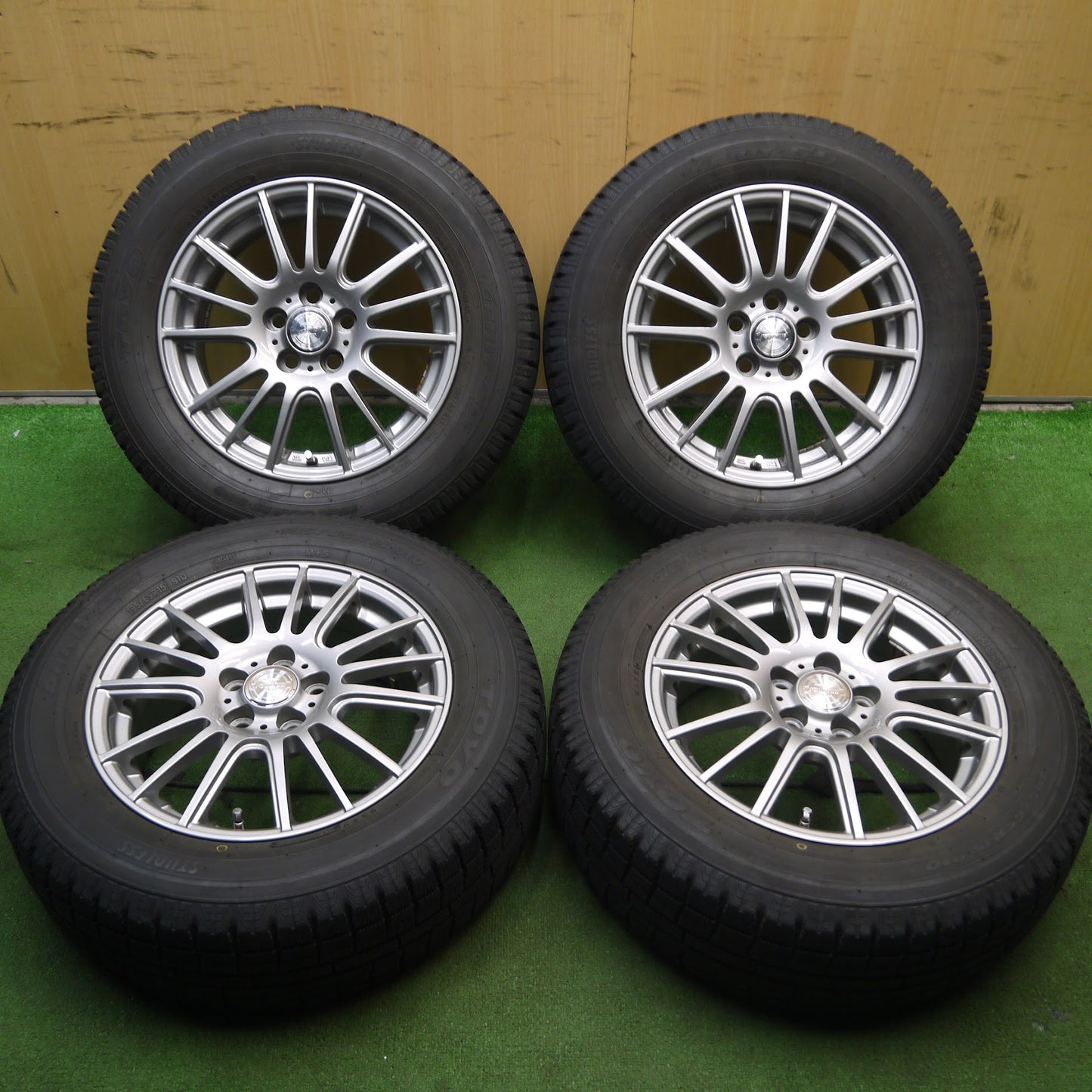 [送料無料]バリ溝！19年！綺麗！9.5分★プリウス 等 195/65R15 スタッドレス トーヨー ガリット G5 ravrion selzer ラブリオン 15インチ PCD100/5H★3071801KKス