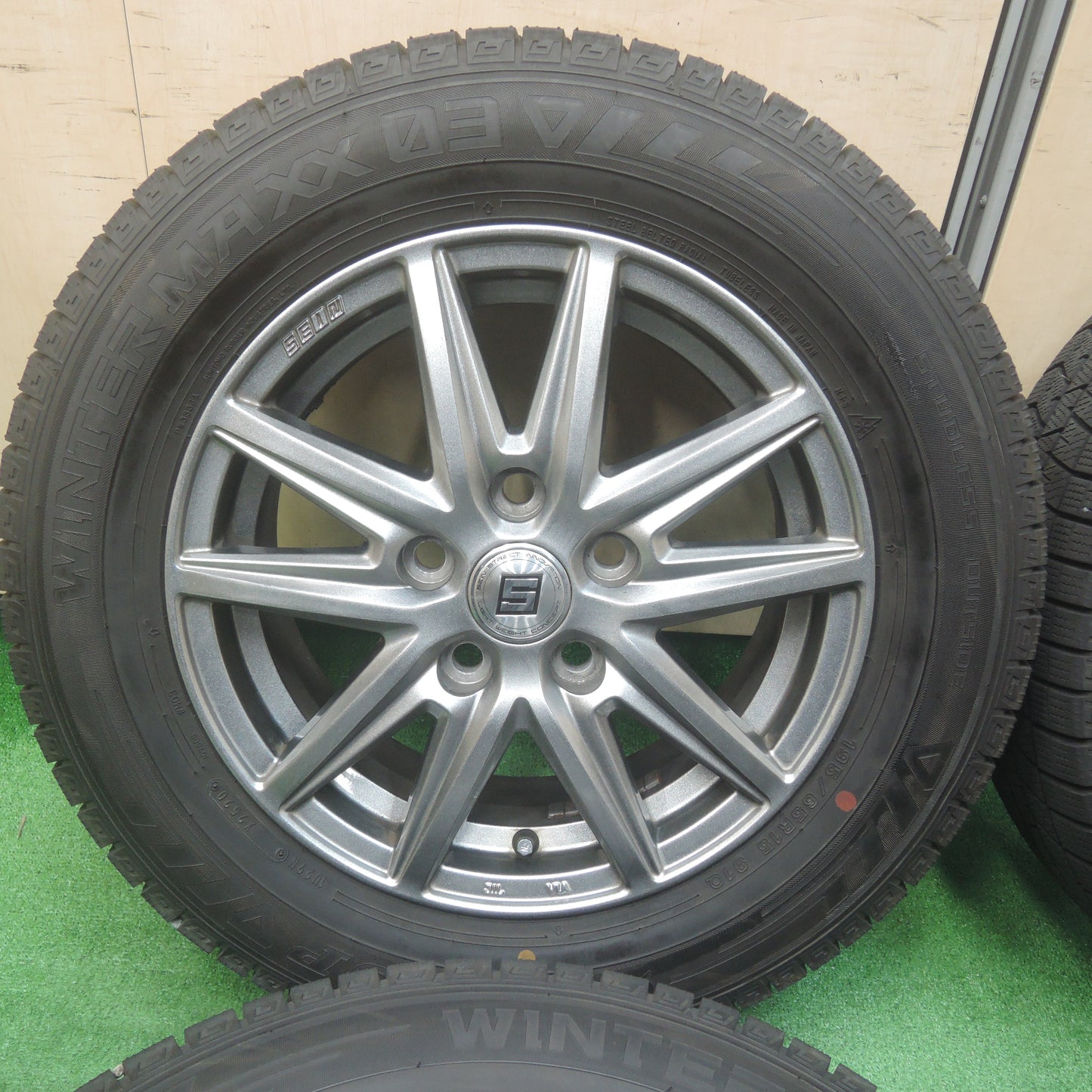 *送料無料*バリ溝！20年！キレイ！ほぼ10分★スタッドレス 195/65R15 ダンロップ ウインターマックス03 SEIN ザイン 15インチ PCD114.3/5H★3122712SYス