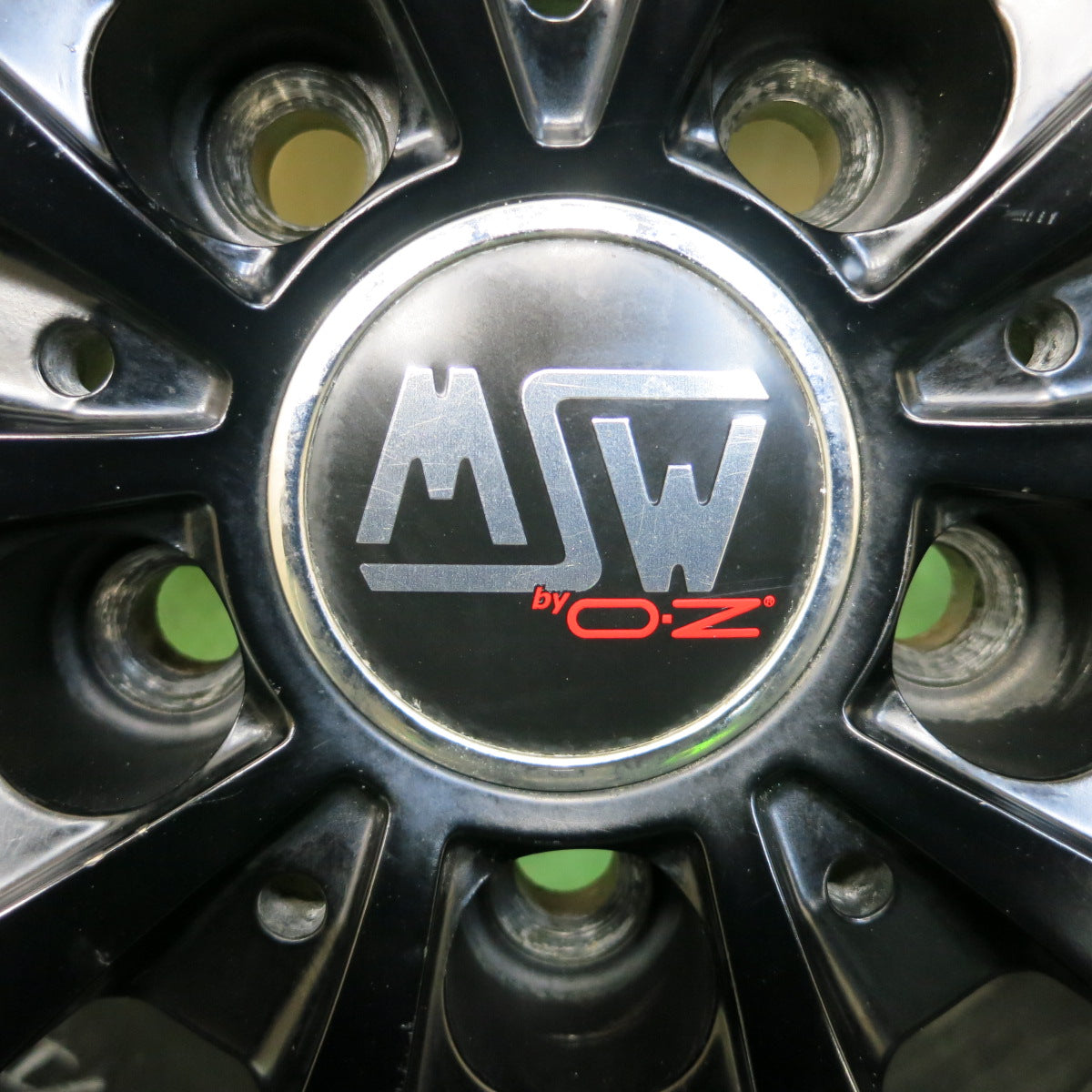 *送料無料*バリ溝！19年！キレイ！9.5分★MSW by O・Z 225/65R17 スタッドレス ダンロップ ウインターマックス SJ8 17インチ OZ PCD114.3/5H★3102110イス