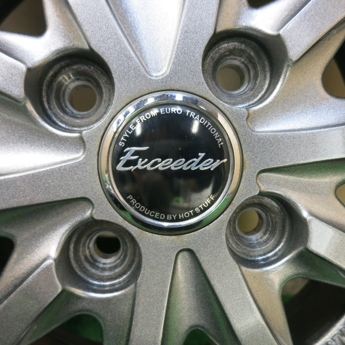 [送料無料]バリ溝！19年！8.5分★スタッドレス 145/80R13 ヨコハマ アイスガード iG60 Exceeder HOT STUFF エクシーダー 13インチ PCD100/4H★3061906ヒス