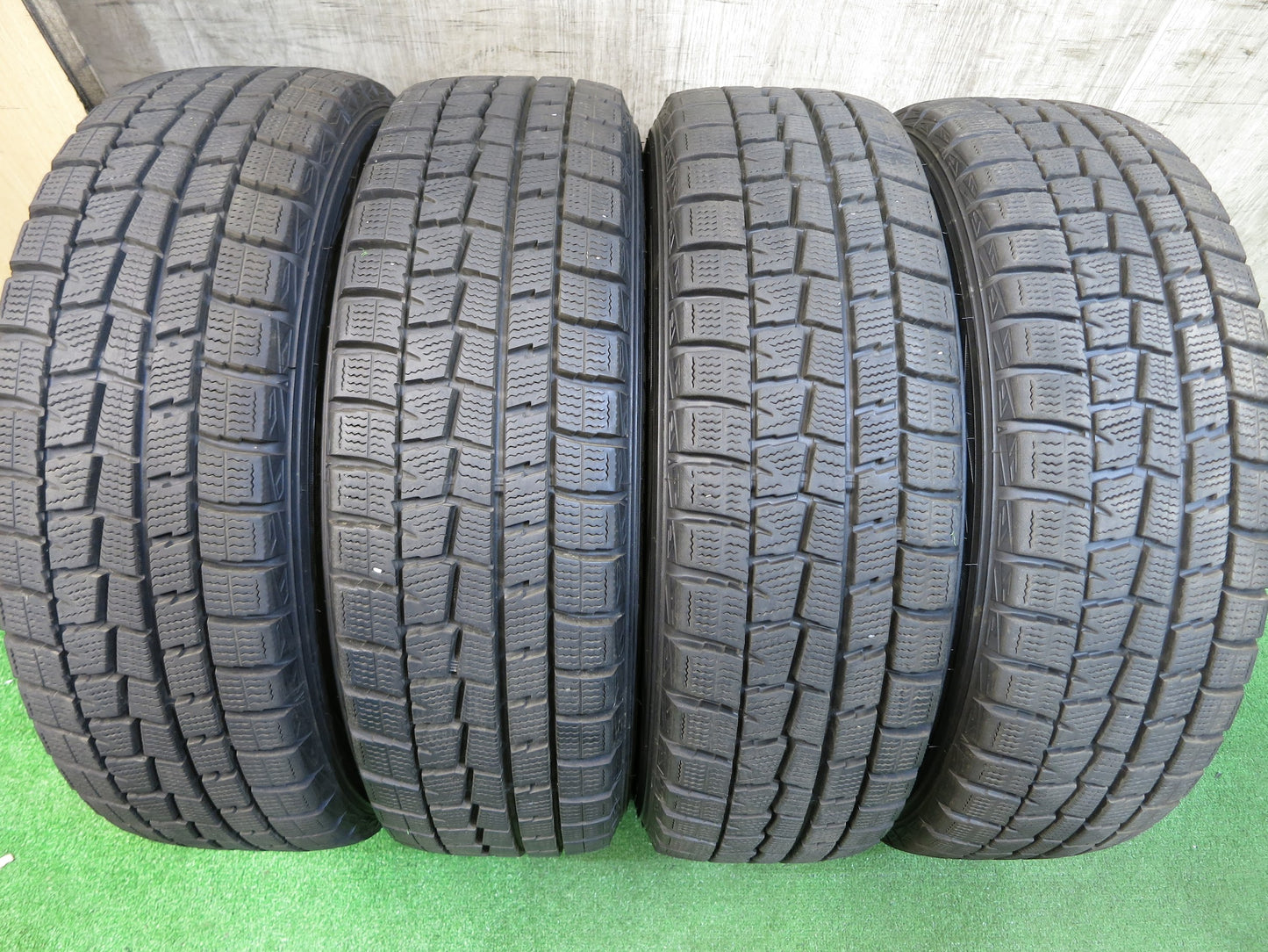 [送料無料]バリ溝！19年！キレイ！9.5分★スタッドレス 175/65R15 ダンロップ ウインターマックス WM01 BALMINUM バルミナ 15インチ PCD100/4H★2102608Hス