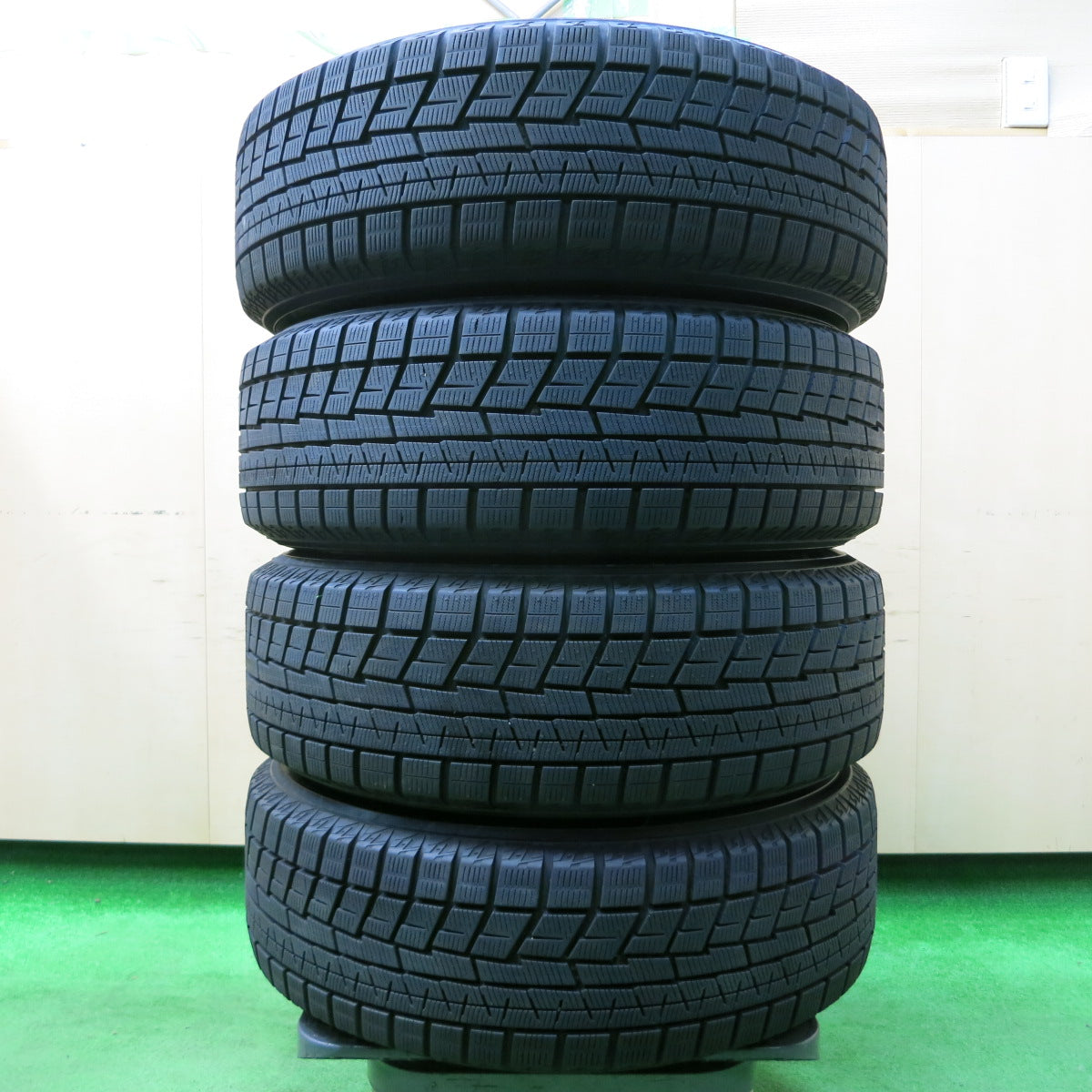*送料無料*バリ溝！22年！キレイ！ほぼ10分★スタッドレス 205/60R16 ヨコハマ アイスガード iG60 SCHNEIDER MiD シュナイダー 16インチ PCD114.3/5H★4011709イス