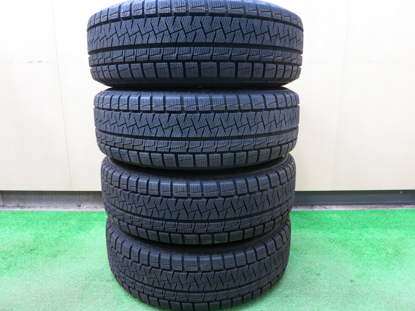 [送料無料]タイヤ未使用！21年！美品★スタッドレス 175/65R15 ピレリ アイスアシンメトリコ プラス FINAL SPEED MiD マルカ 15インチ PCD100/5H★2122801ヒス