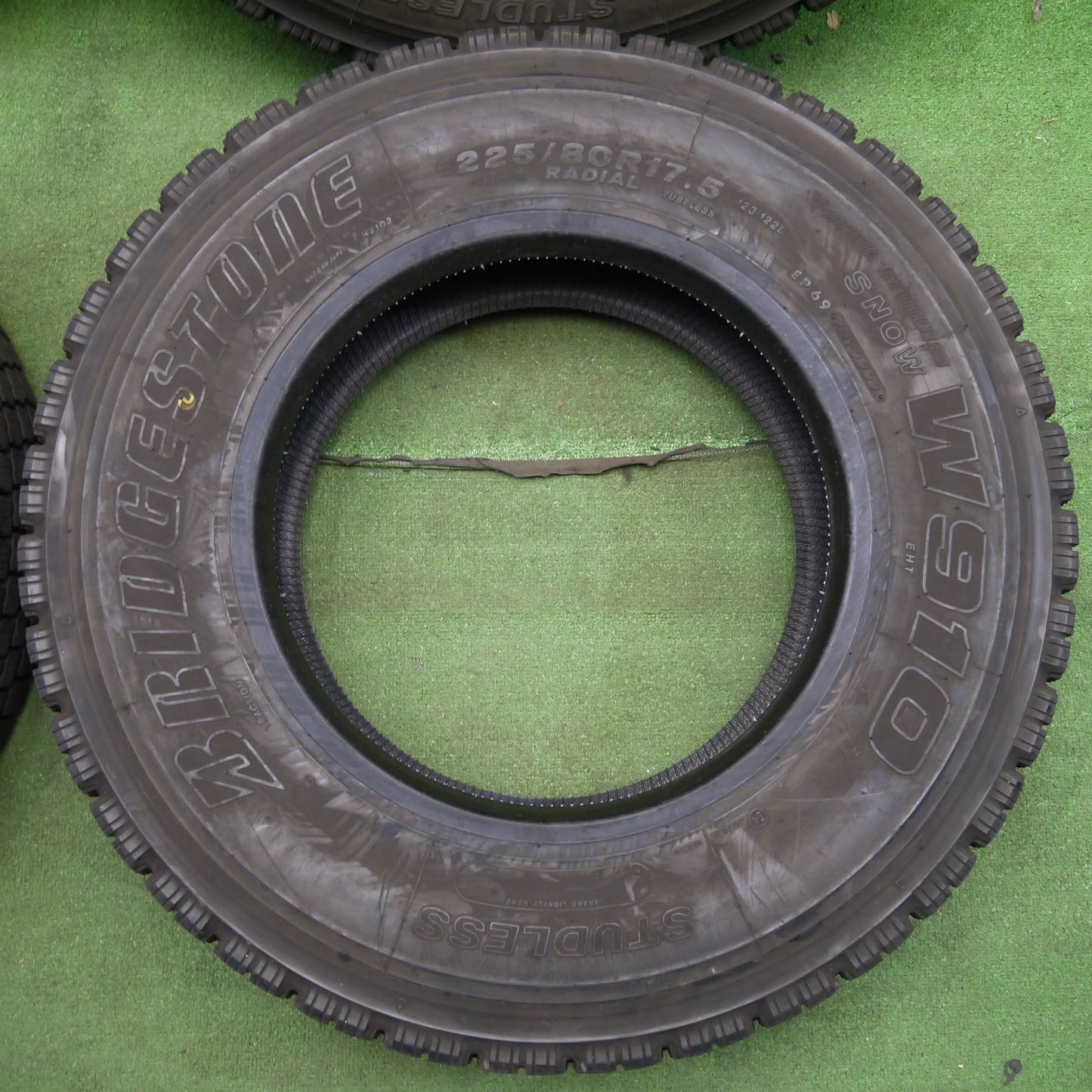 [送料無料]4本価格！22年★トラック タイヤ 225/80R17.5 123/122L スタッドレス ブリヂストン W910 17.5インチ★3050302クスタ